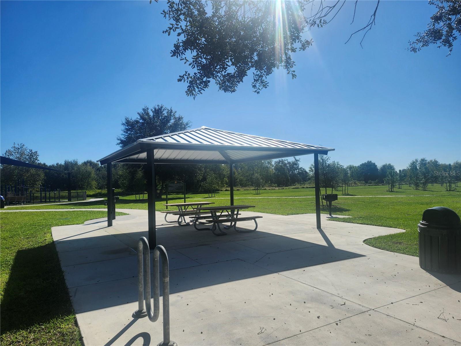 Image 9 of 24 For 12609 Salomon Cove Dr