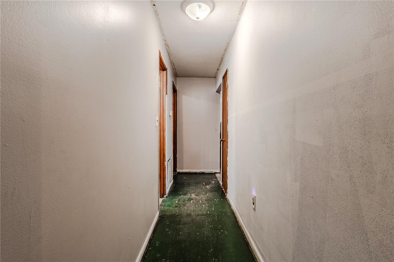 Image 13 of 48 For 7899 73rd Court