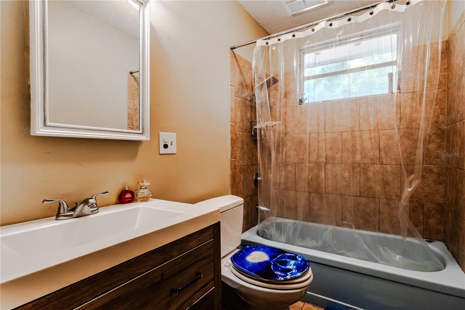 Image 14 of 48 For 7899 73rd Court