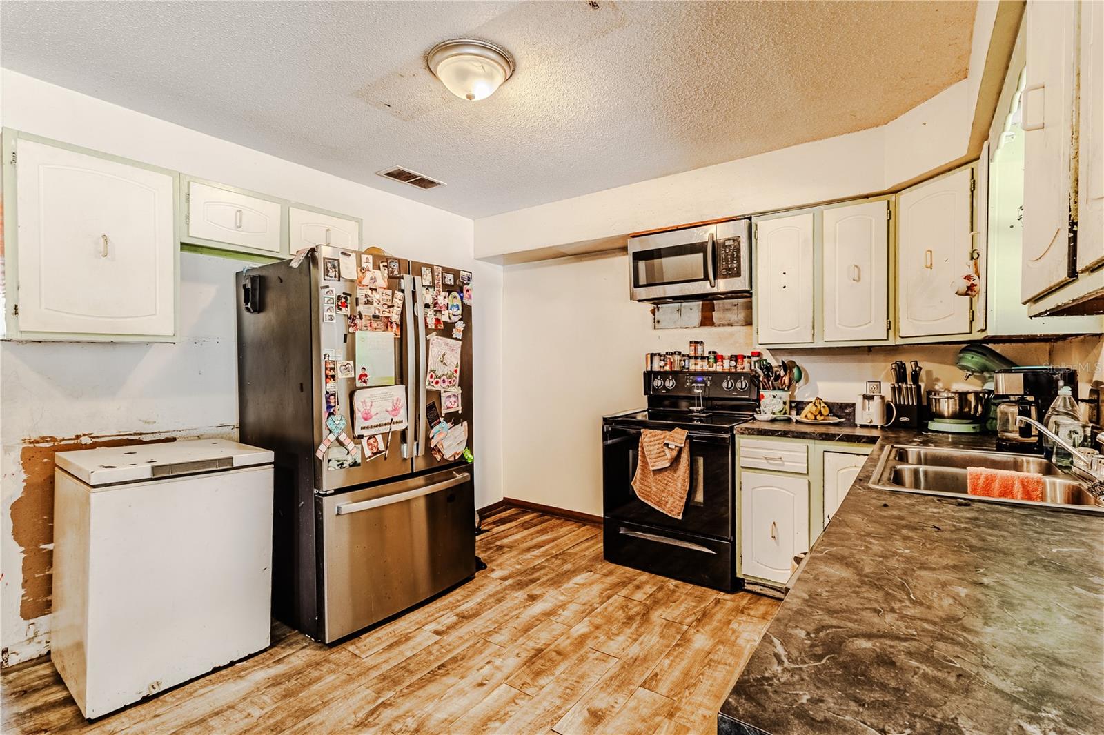 Image 21 of 48 For 7899 73rd Court