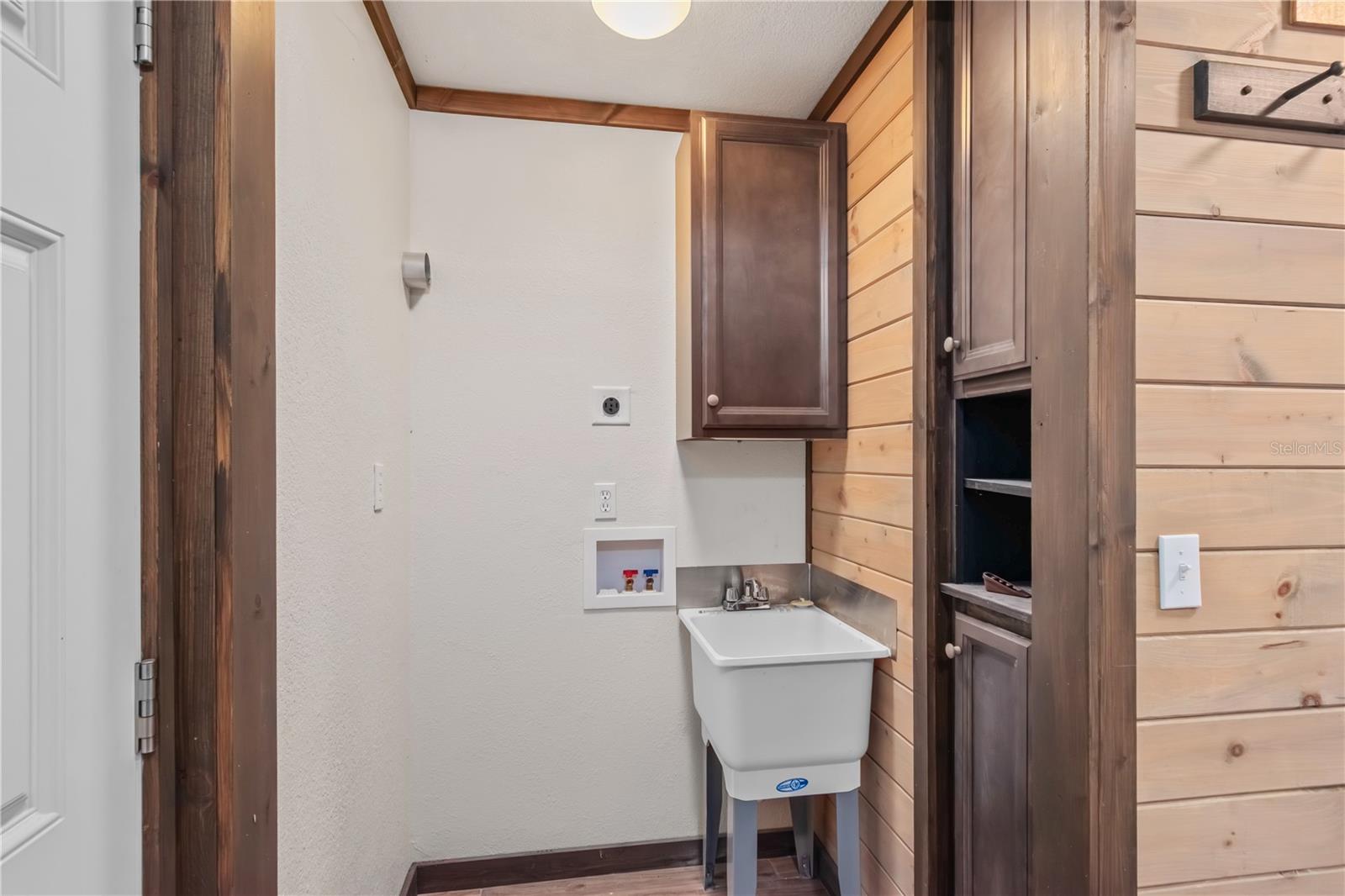 Image 57 of 74 For 11851 38th Street