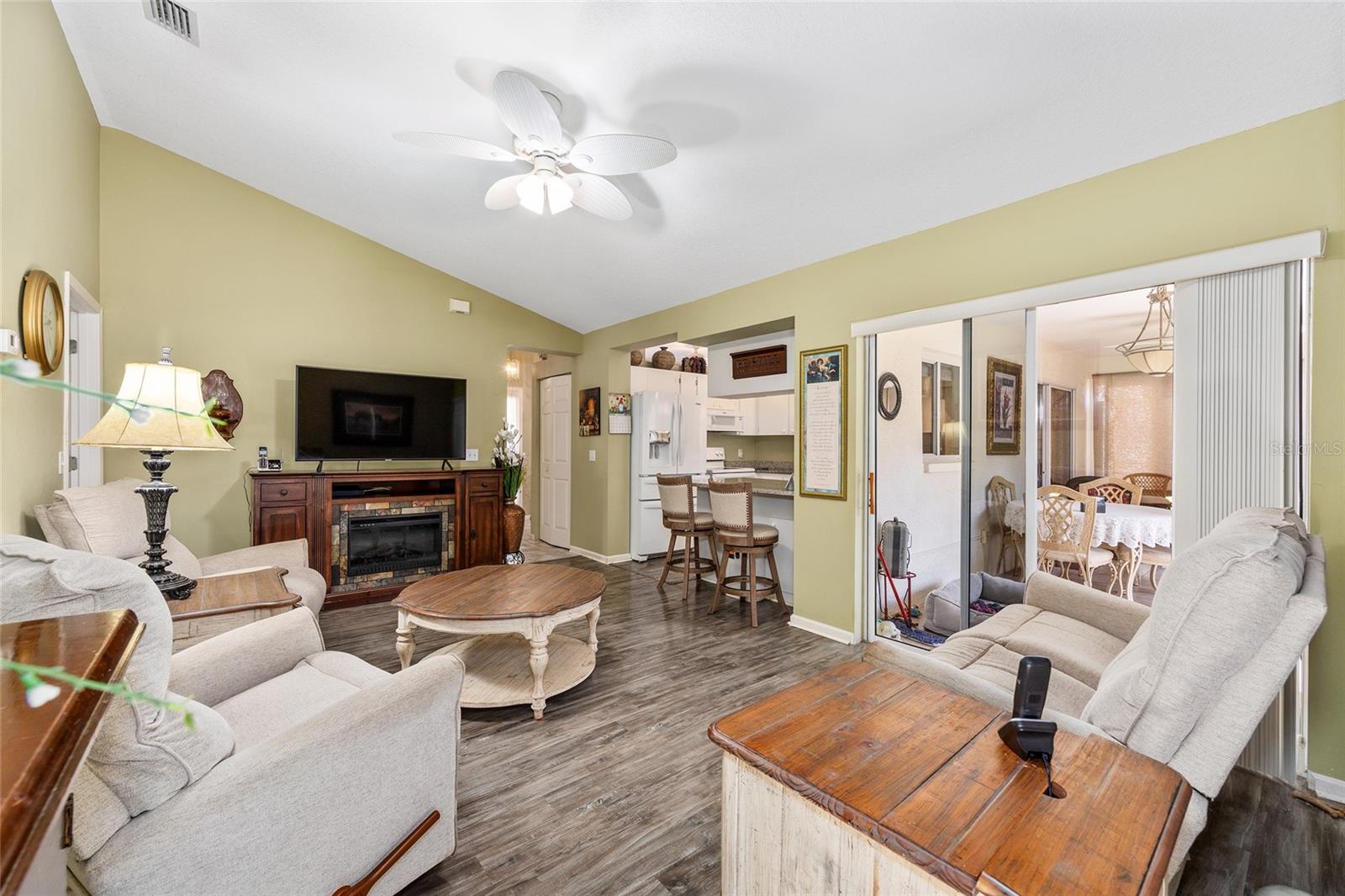 Image 20 of 49 For 5140 25th Loop