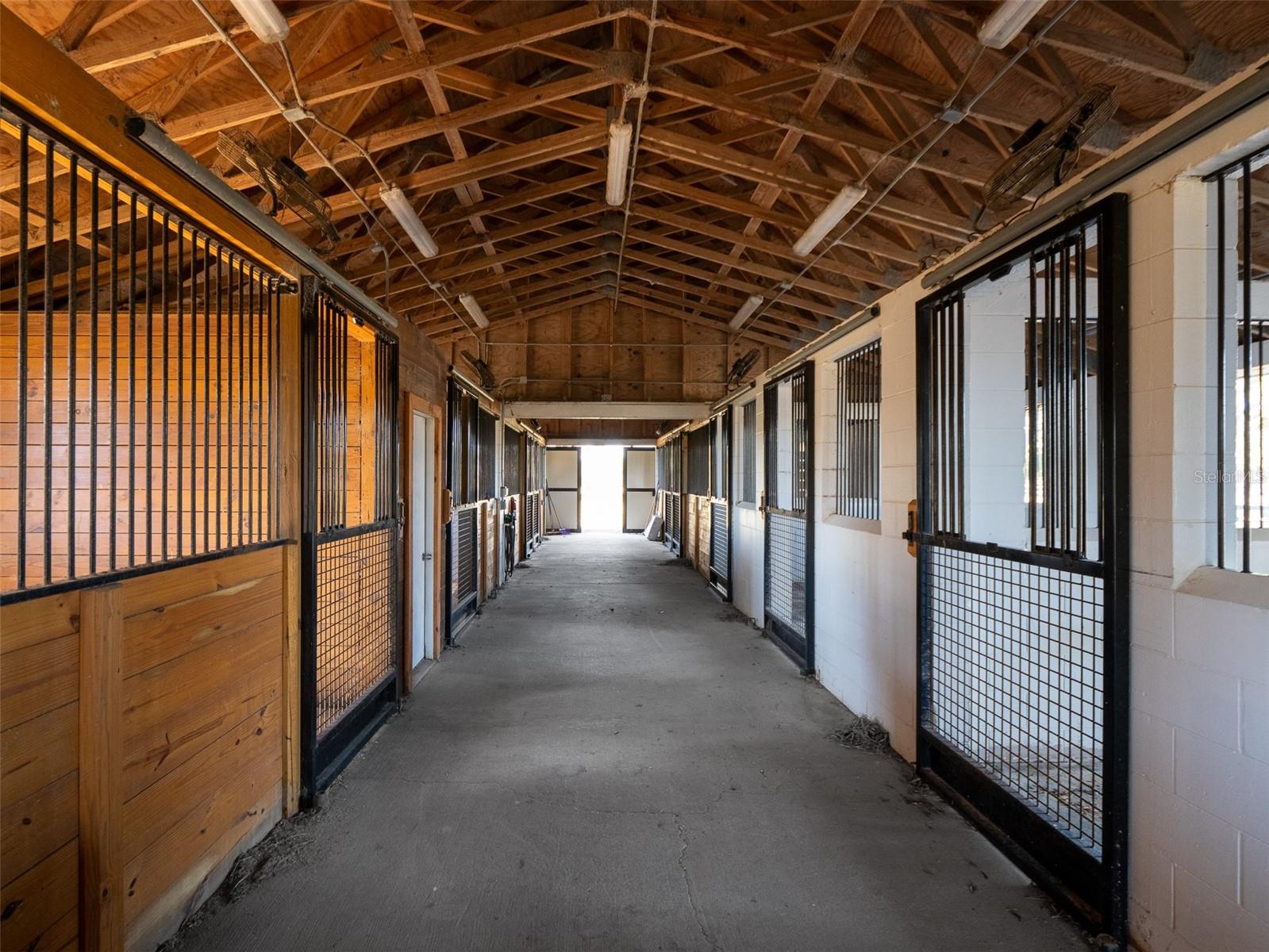 Image 19 of 21 For 2185 114th Loop