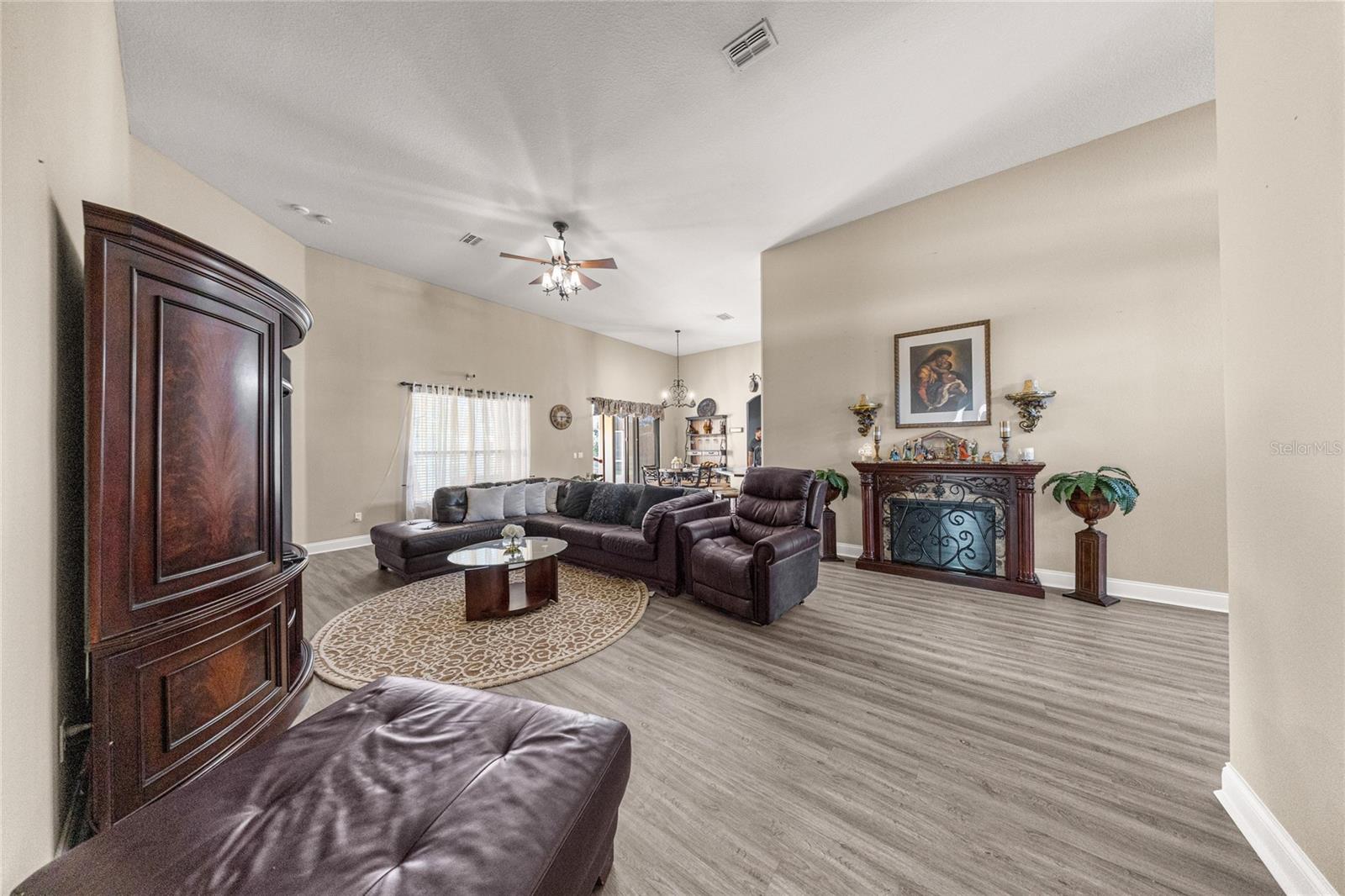 Image 11 of 36 For 4590 111th Place