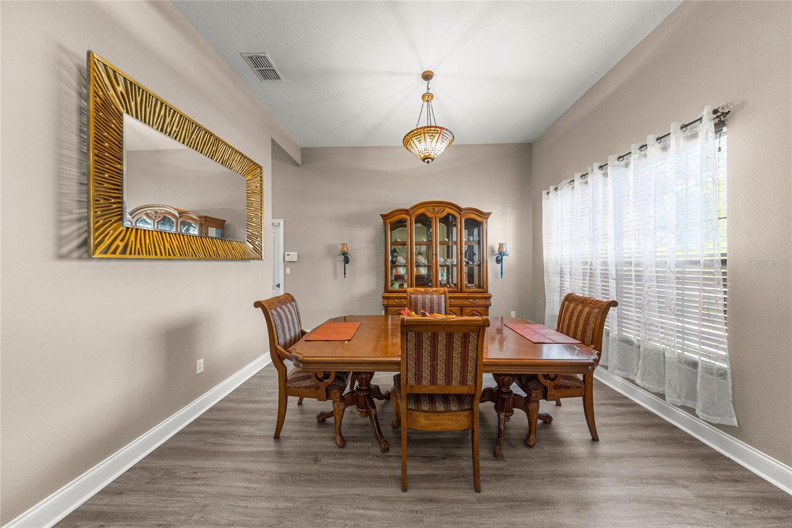 Image 19 of 36 For 4590 111th Place