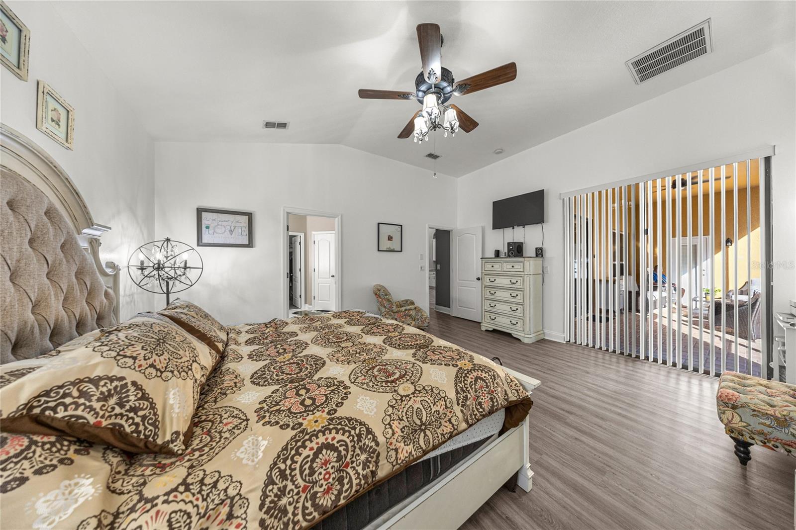 Image 21 of 36 For 4590 111th Place