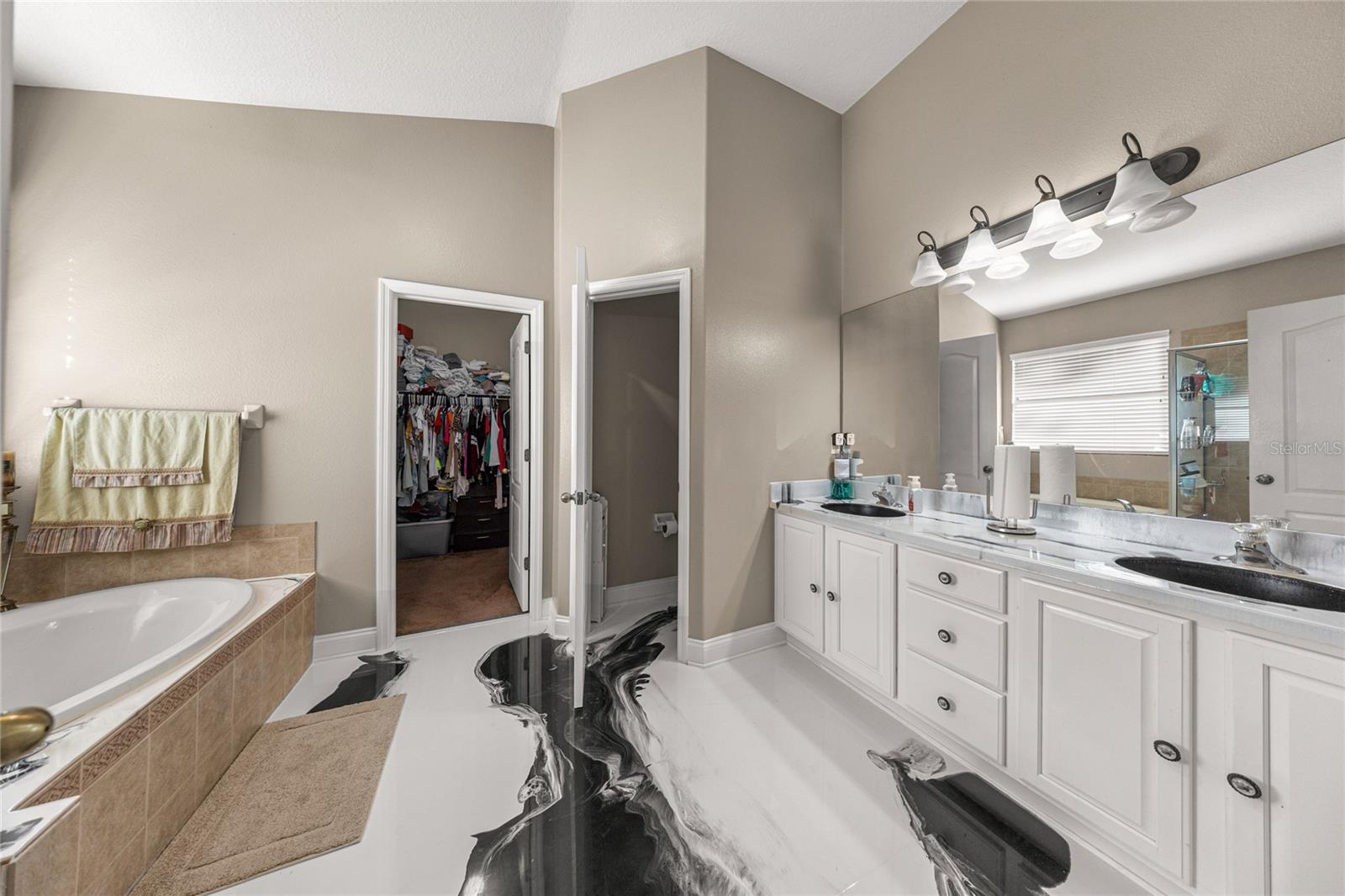 Image 22 of 36 For 4590 111th Place