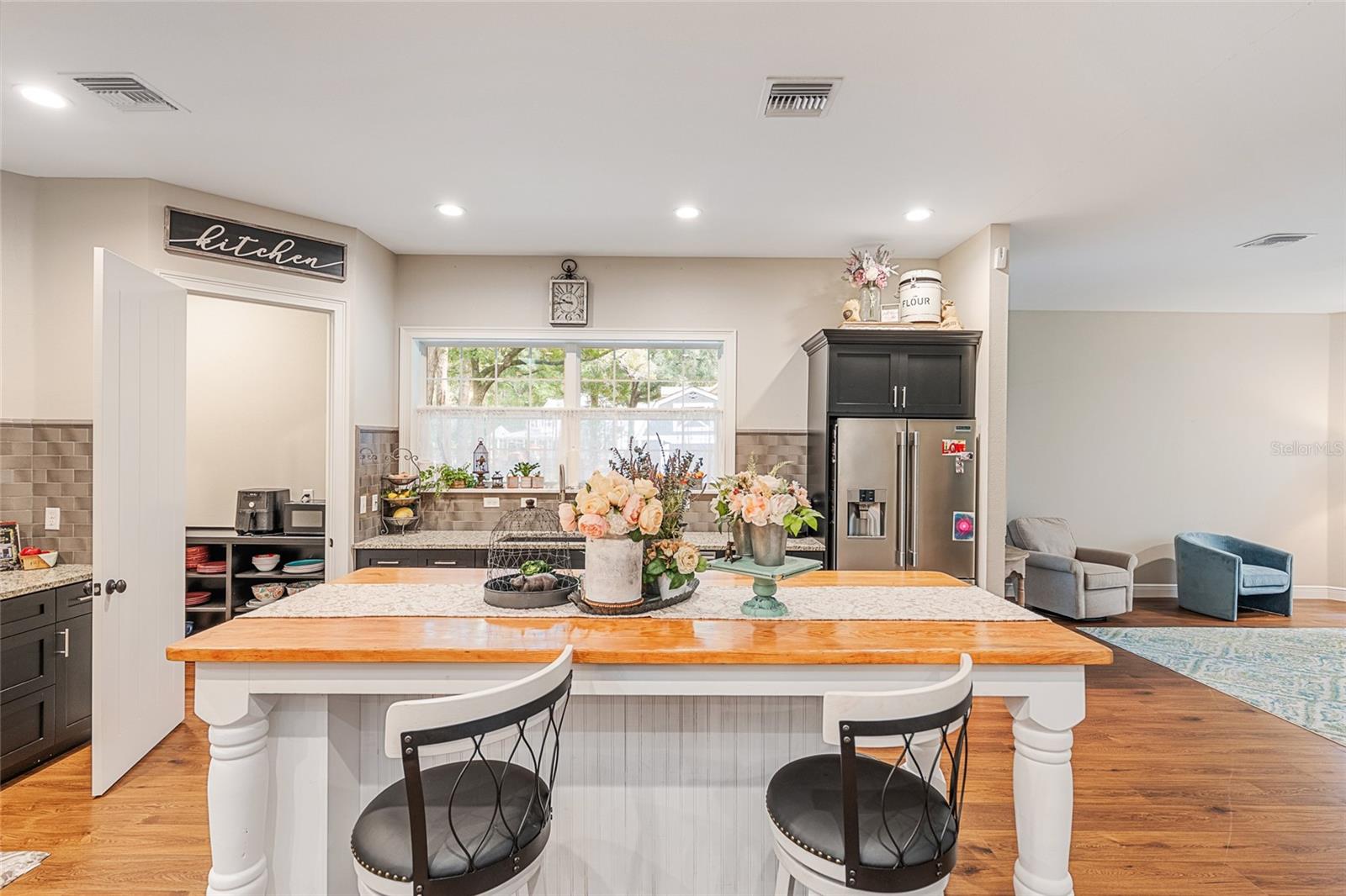 Image 21 of 71 For 42 103rd Street