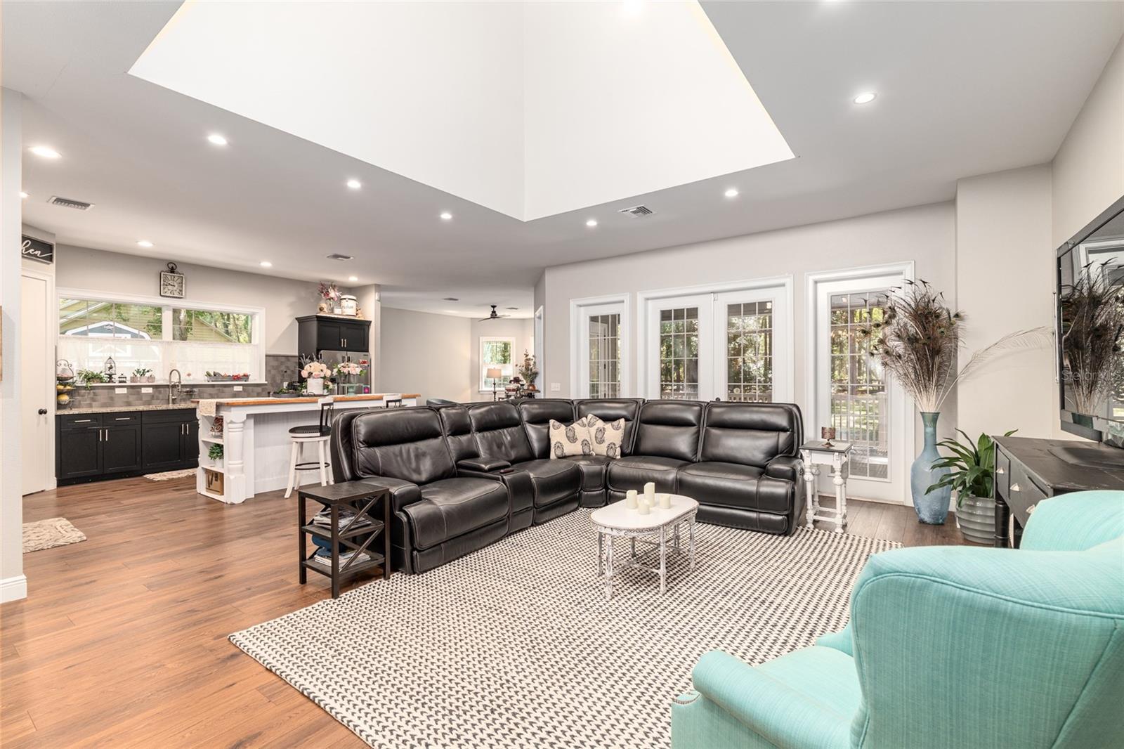 Image 9 of 71 For 42 103rd Street