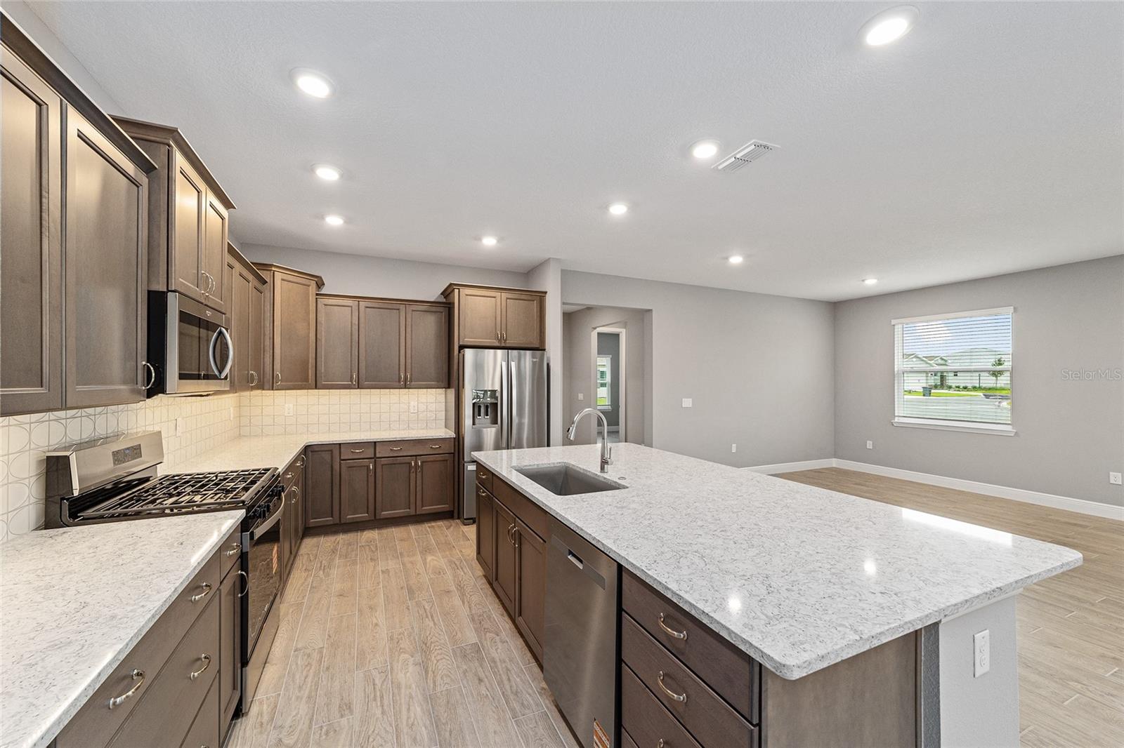 Image 16 of 40 For 9906 106th Circle