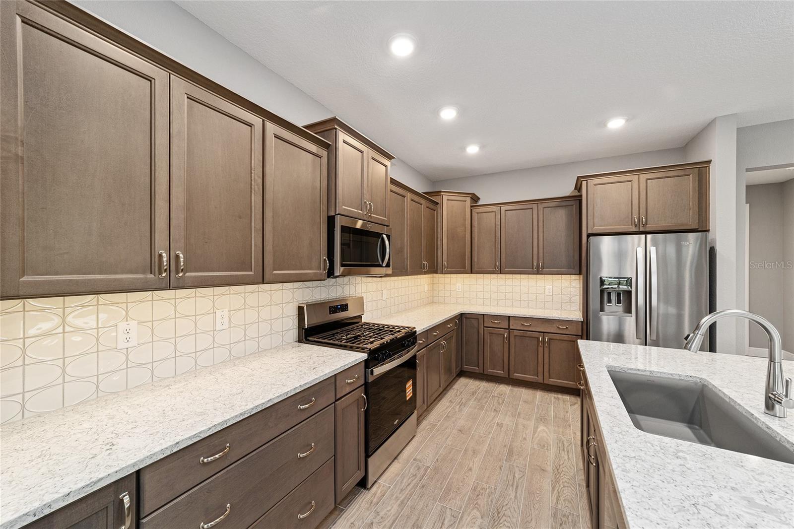 Image 17 of 40 For 9906 106th Circle