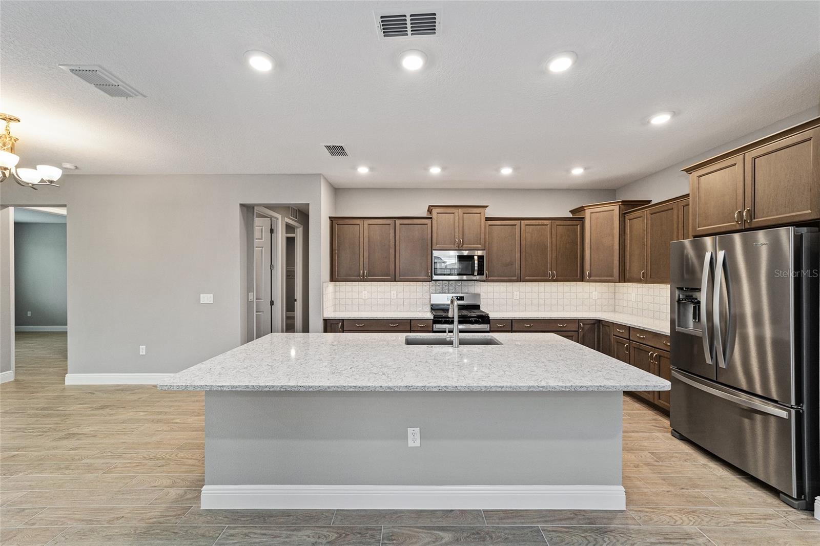 Image 19 of 40 For 9906 106th Circle