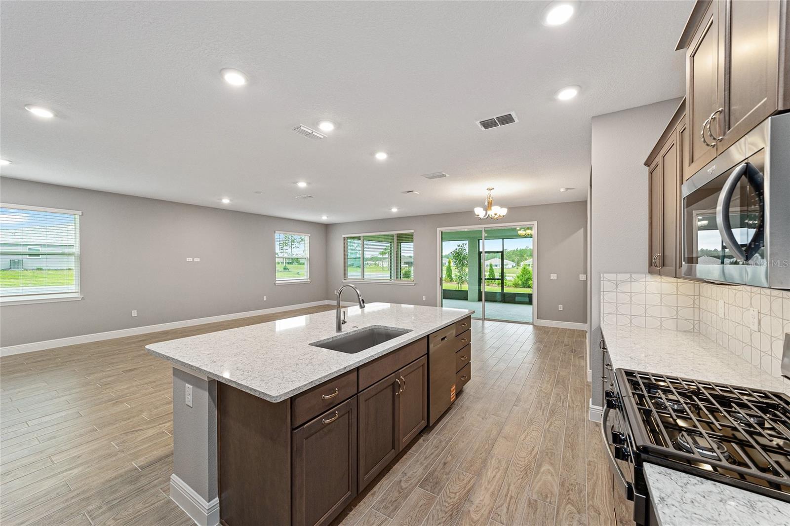 Image 20 of 40 For 9906 106th Circle