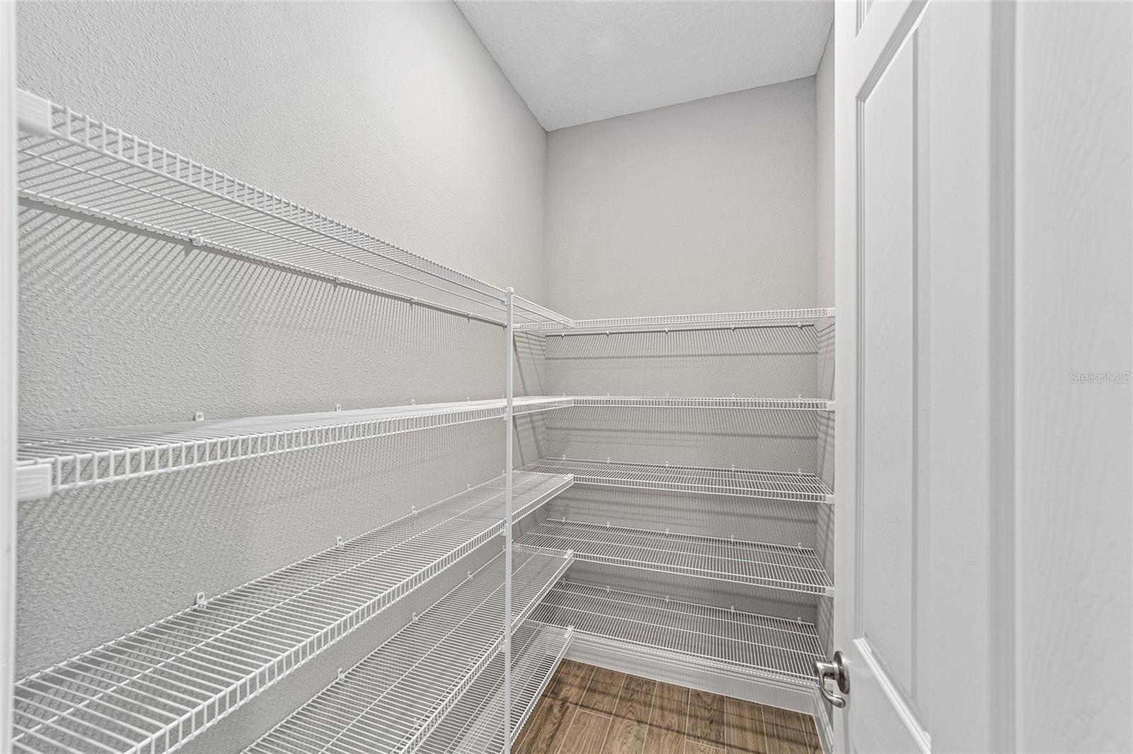 Image 21 of 40 For 9906 106th Circle