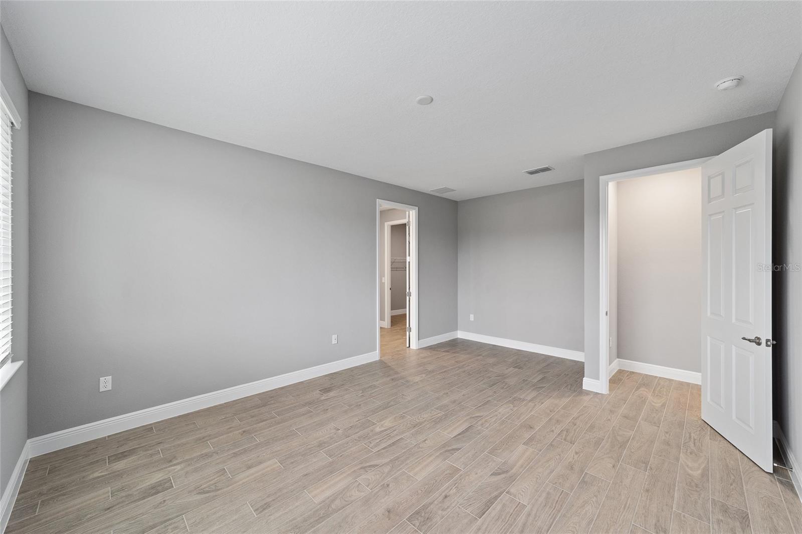 Image 23 of 40 For 9906 106th Circle