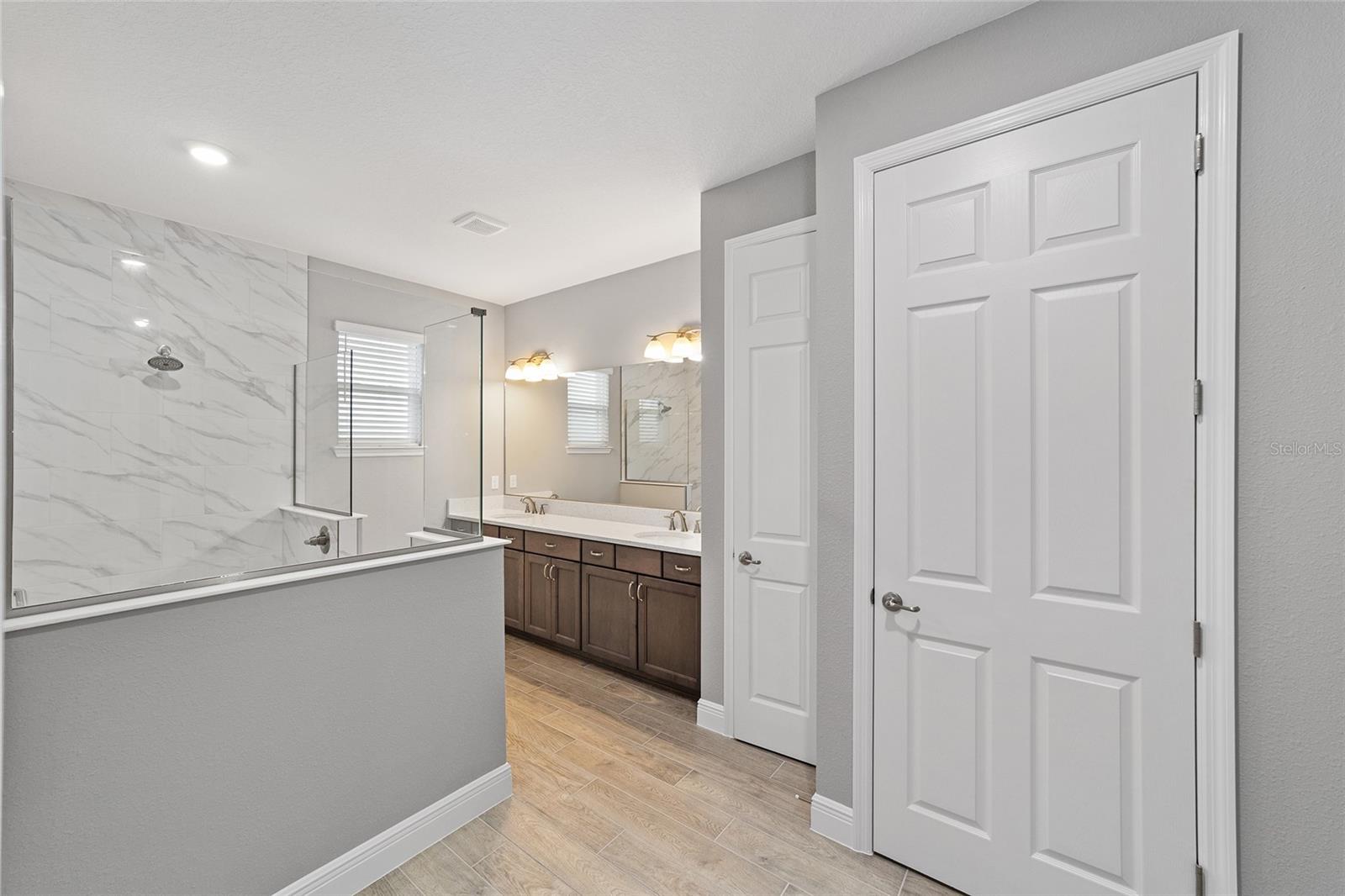 Image 24 of 40 For 9906 106th Circle