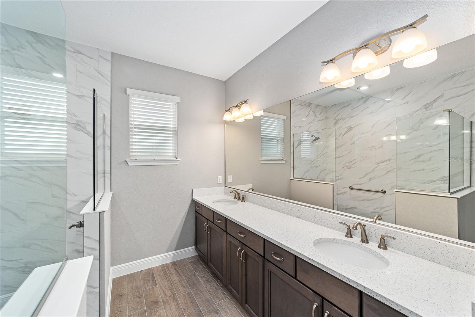 Image 25 of 40 For 9906 106th Circle