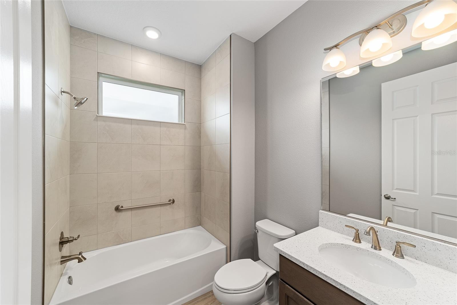 Image 30 of 40 For 9906 106th Circle