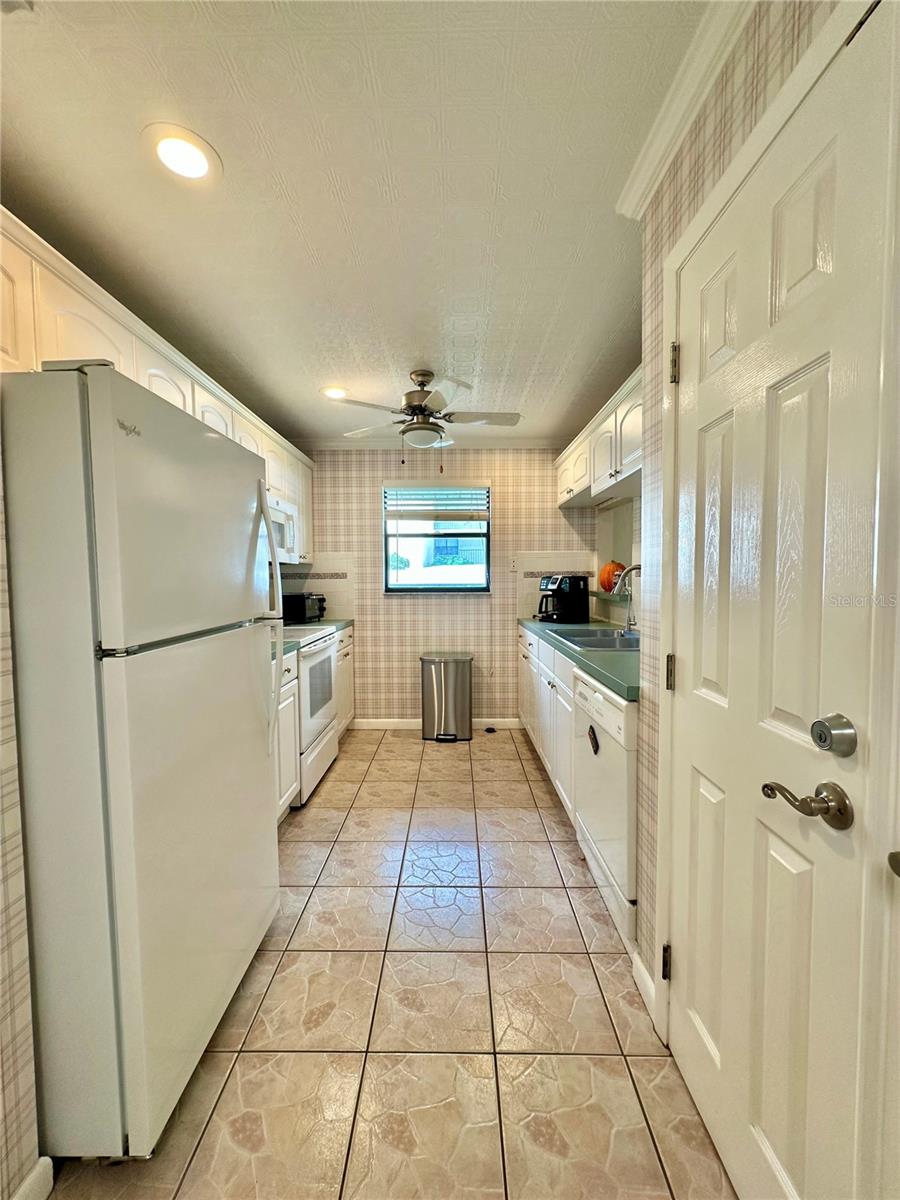 Image 28 of 37 For 3200 Cove Cay Drive 5f