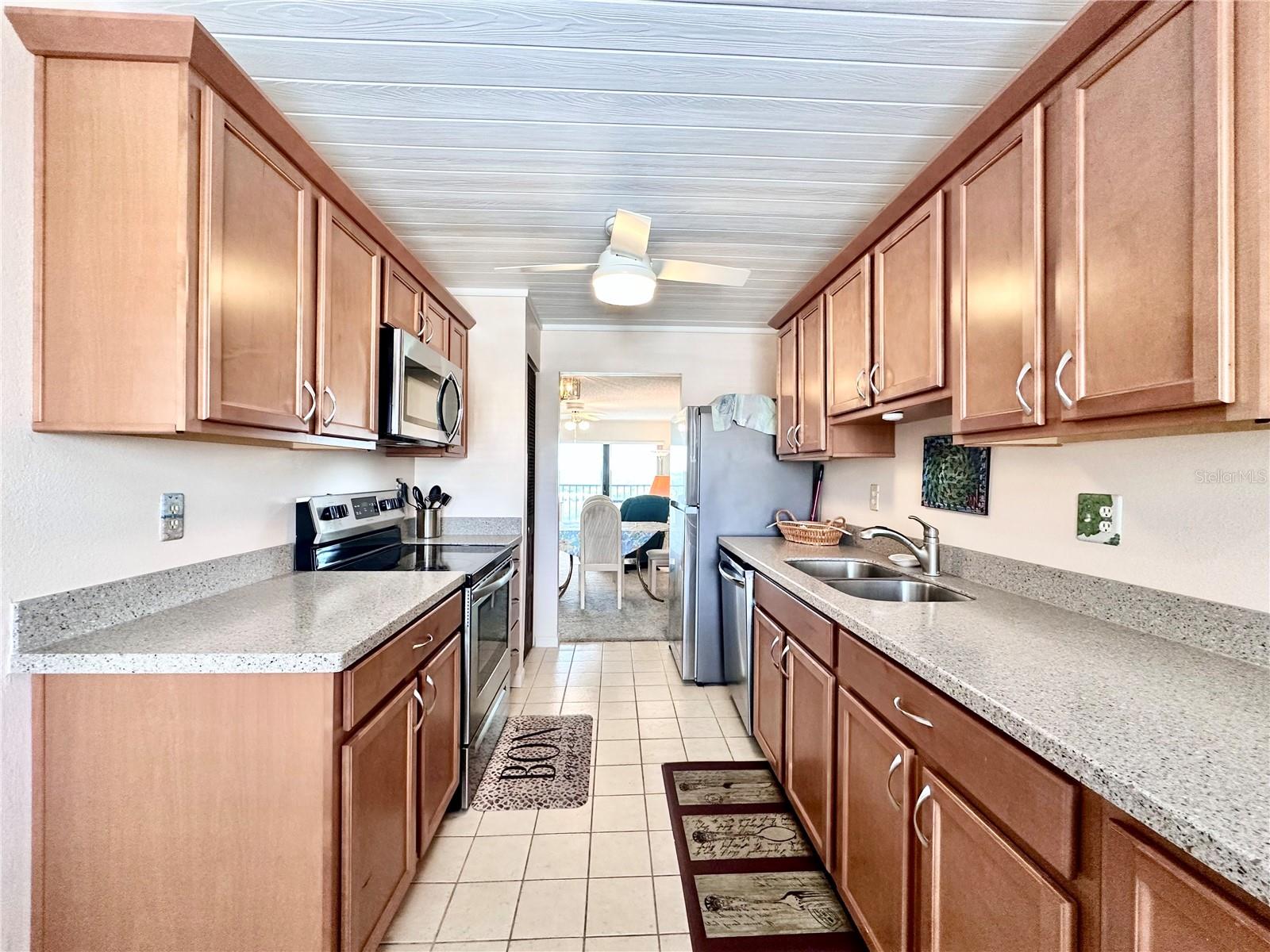 Image 3 of 37 For 3200 Cove Cay Drive 5f