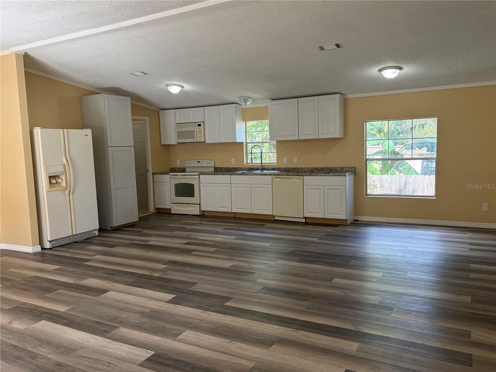 Image 4 of 17 For 102 Third Street