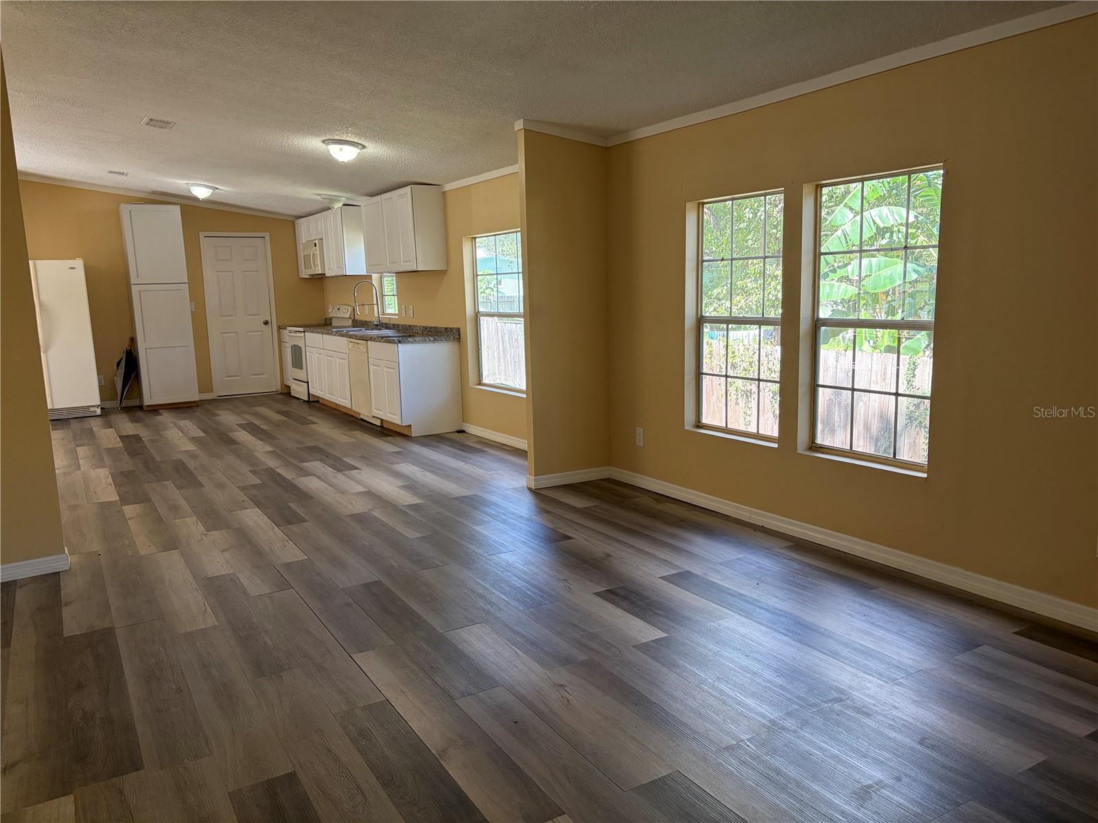 Image 7 of 17 For 102 Third Street