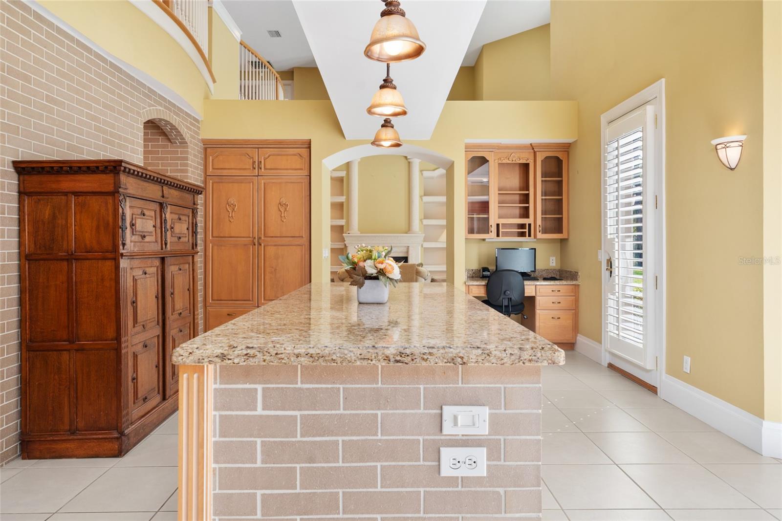 Listing photo id 40 for 4160 Bonanza Drive