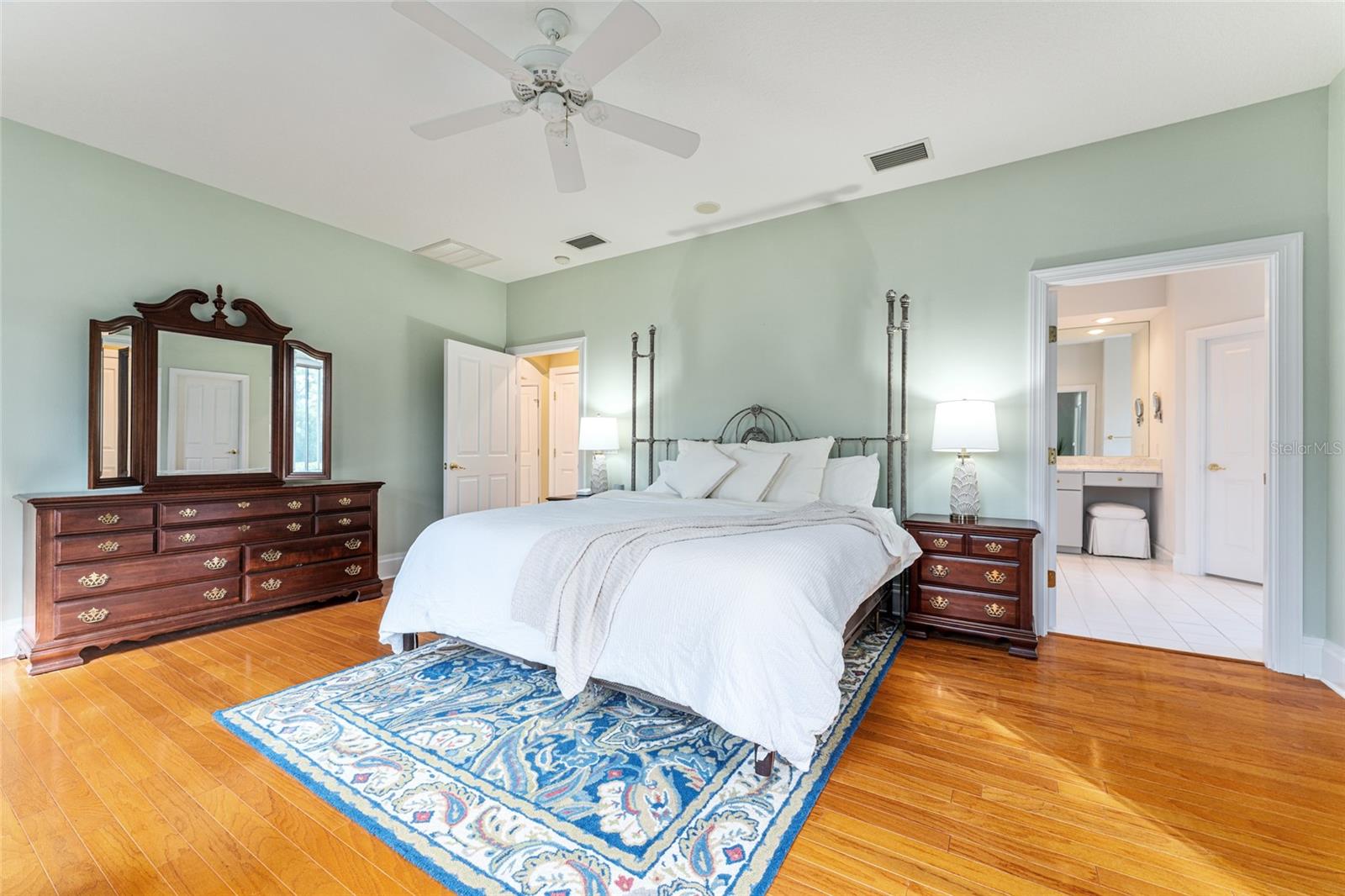 Listing photo id 54 for 4160 Bonanza Drive