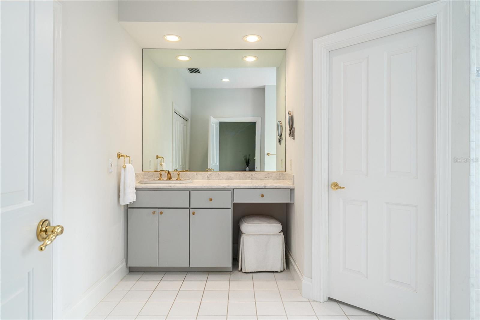 Listing photo id 57 for 4160 Bonanza Drive