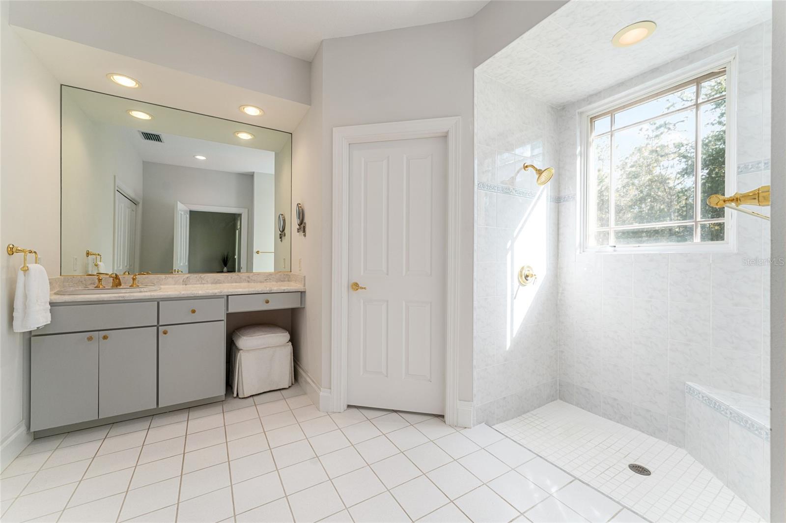 Listing photo id 58 for 4160 Bonanza Drive