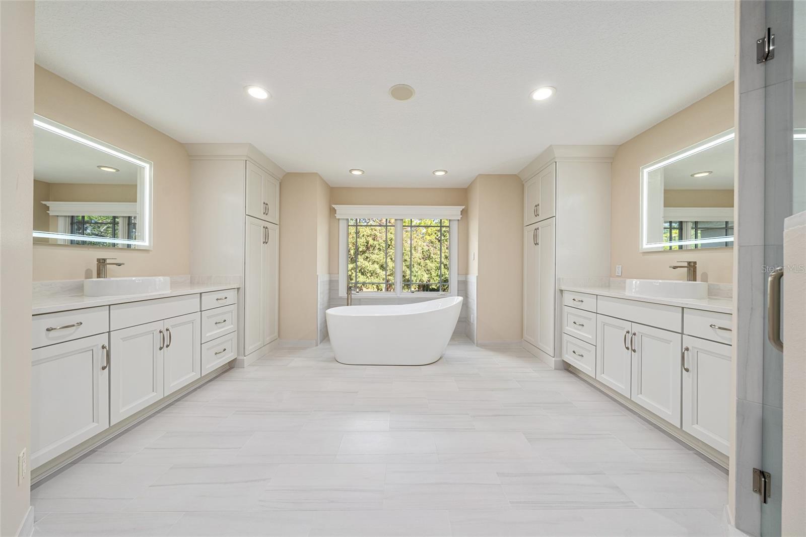 Listing photo id 65 for 4160 Bonanza Drive