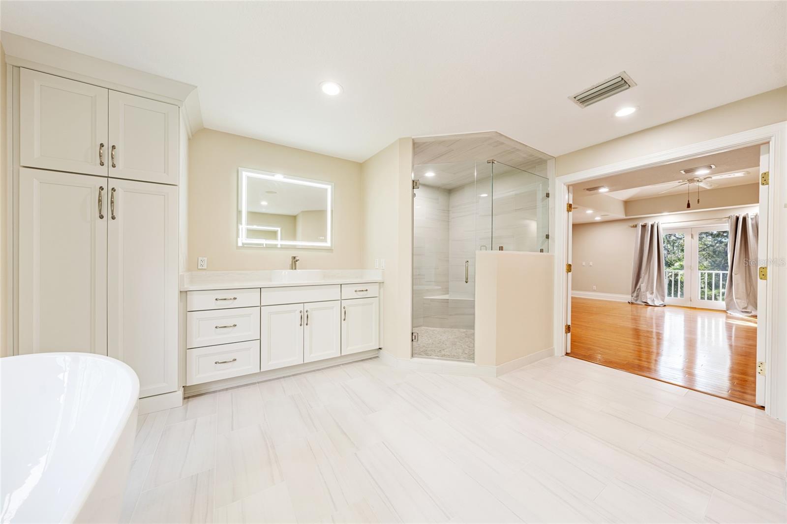 Listing photo id 66 for 4160 Bonanza Drive