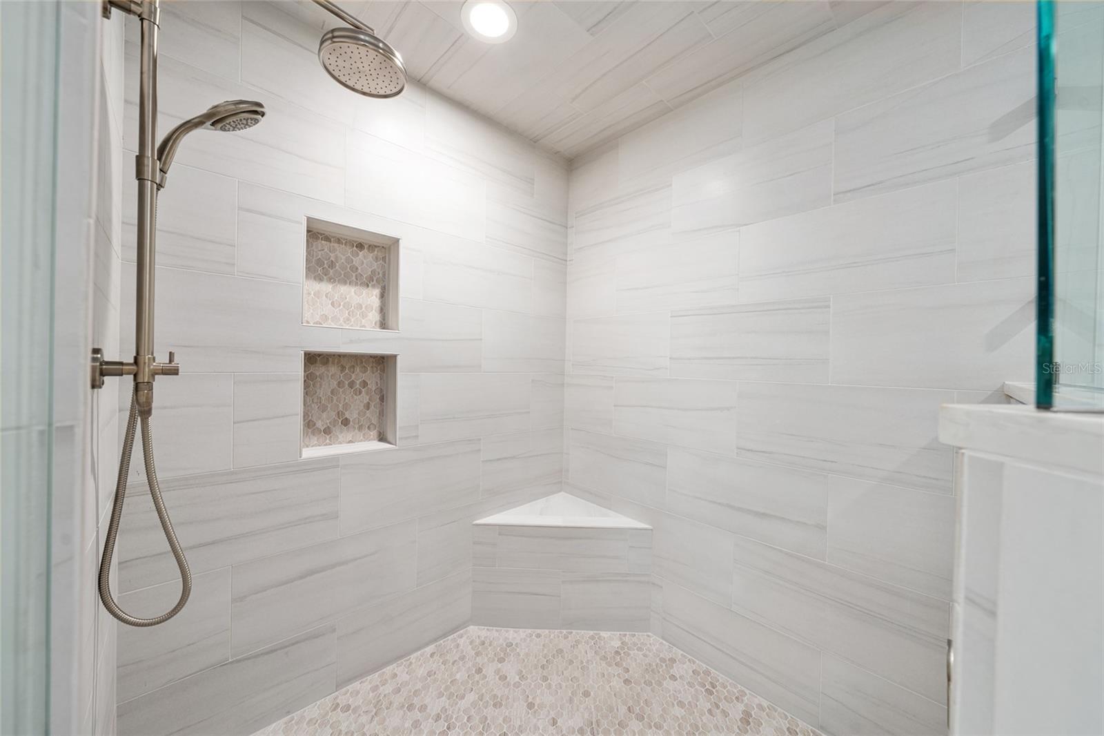 Listing photo id 67 for 4160 Bonanza Drive