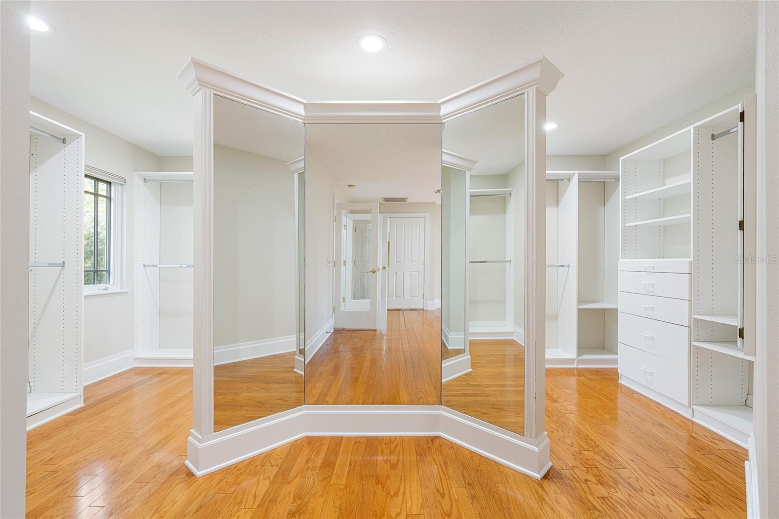 Listing photo id 68 for 4160 Bonanza Drive