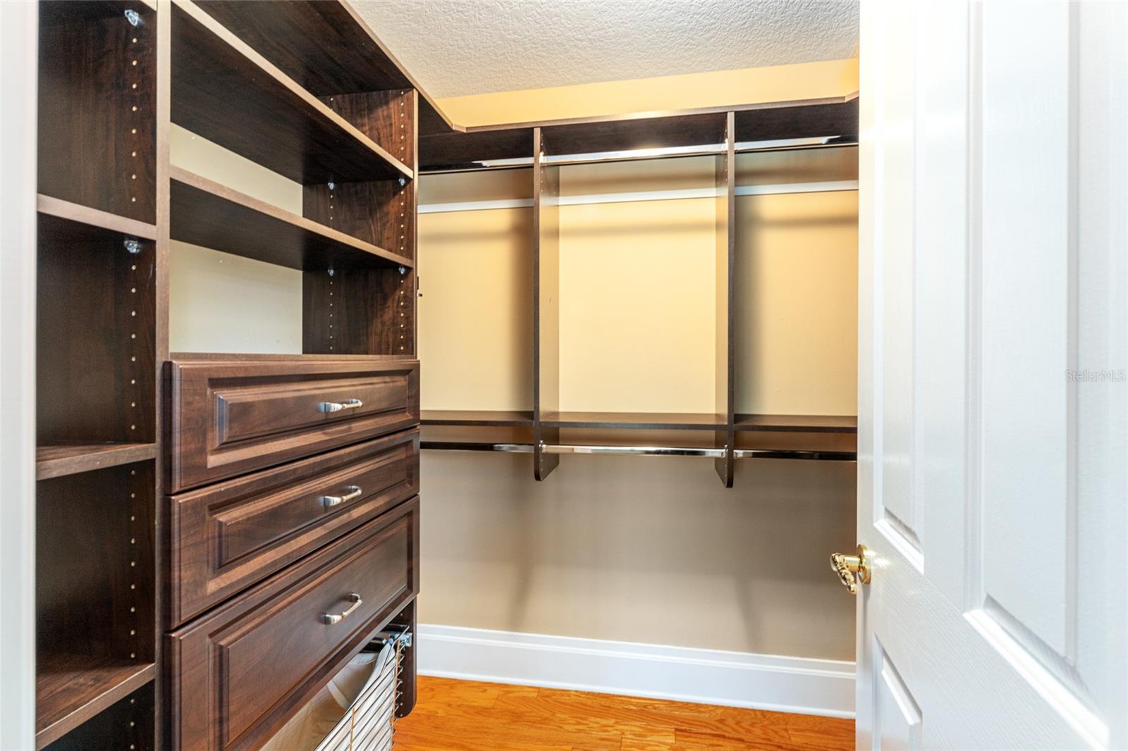 Listing photo id 75 for 4160 Bonanza Drive