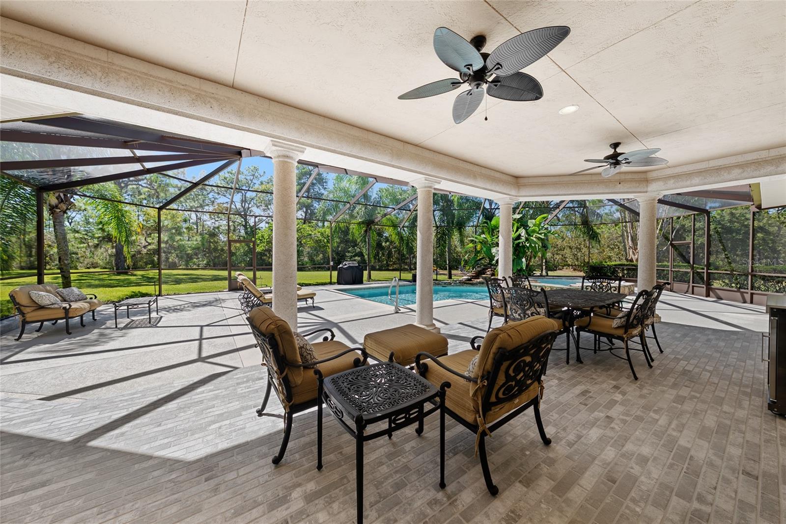 Listing photo id 80 for 4160 Bonanza Drive