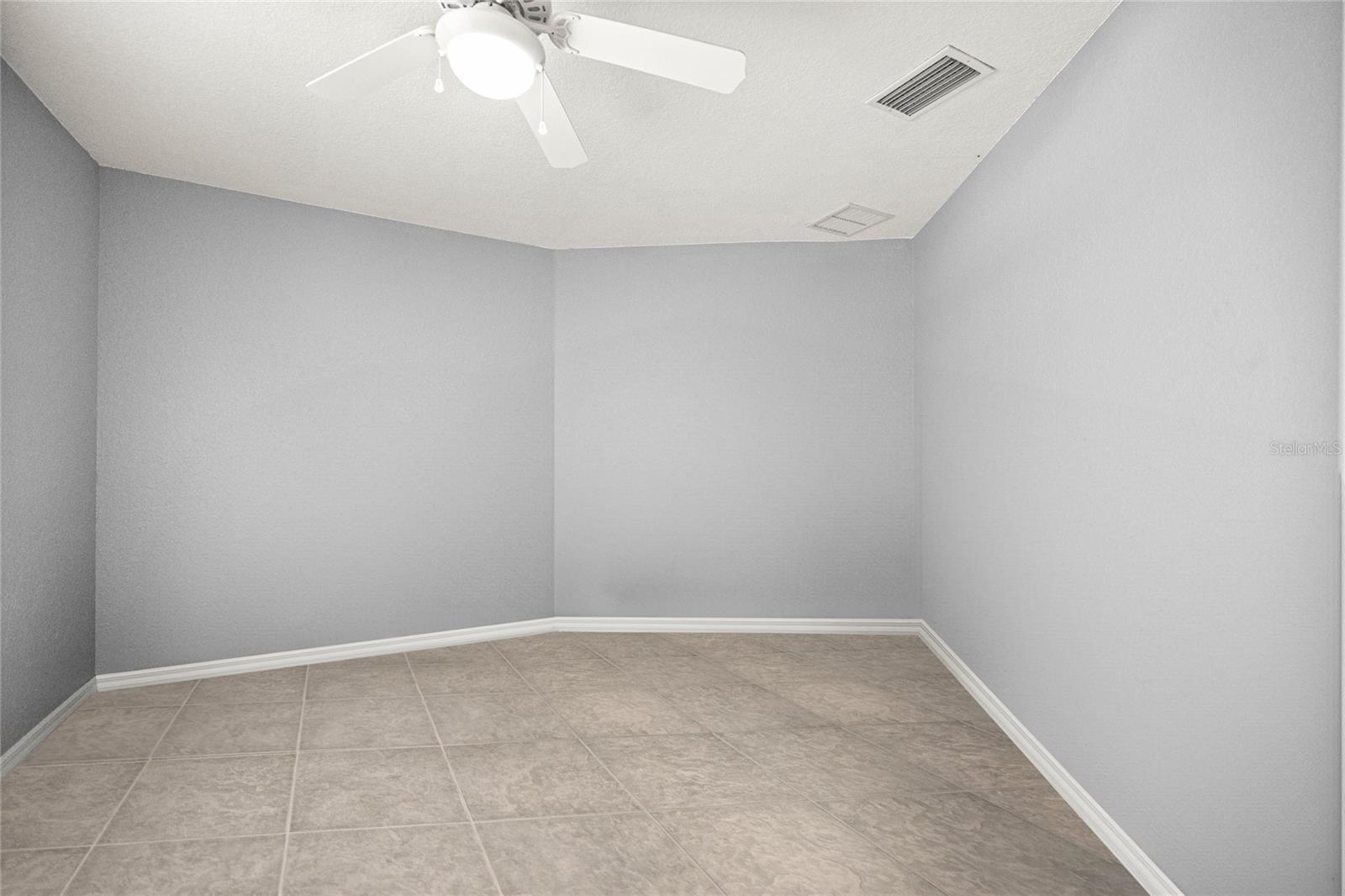 Image 11 of 52 For 21956 85th Loop