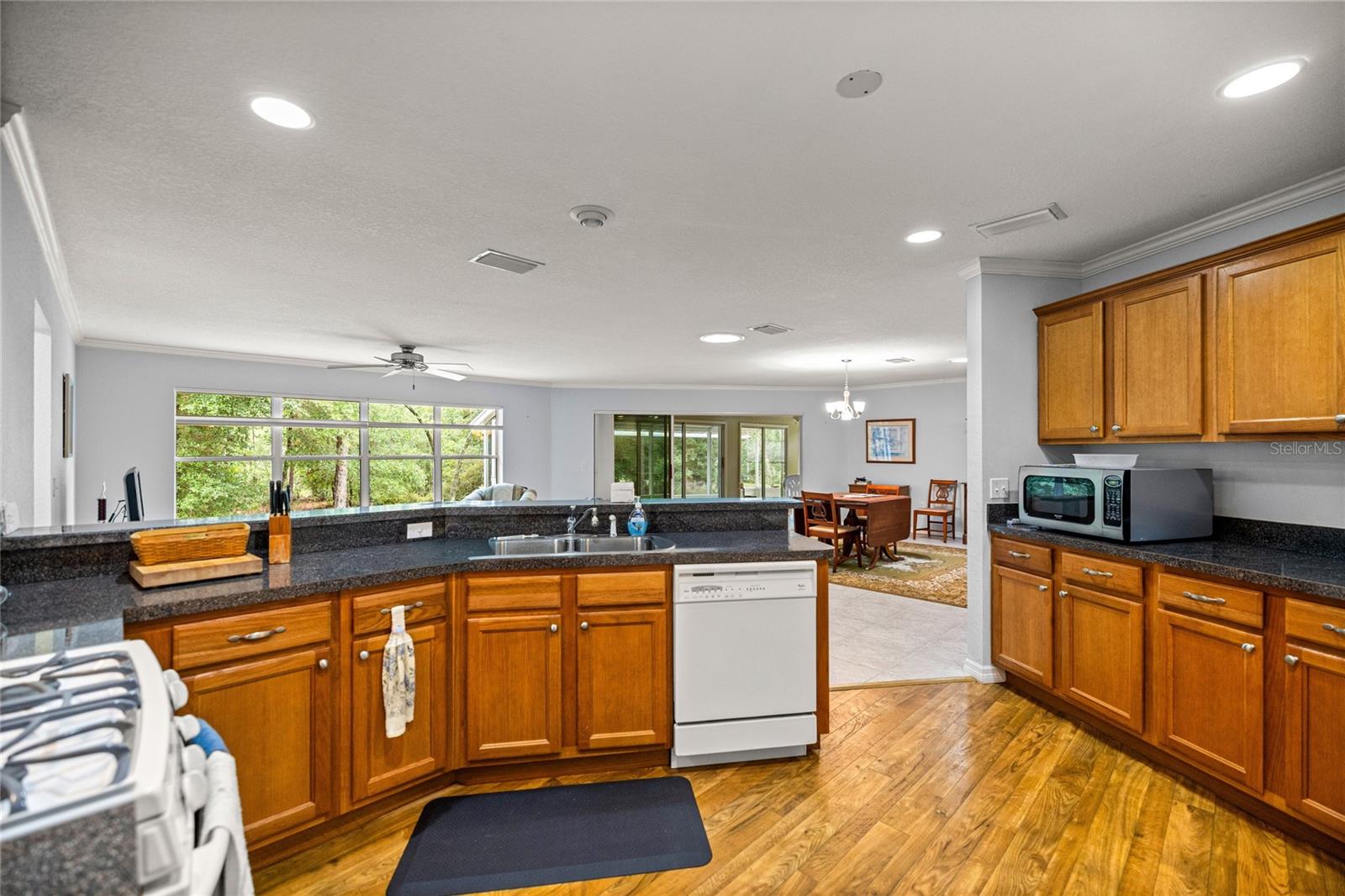 Image 18 of 52 For 21956 85th Loop