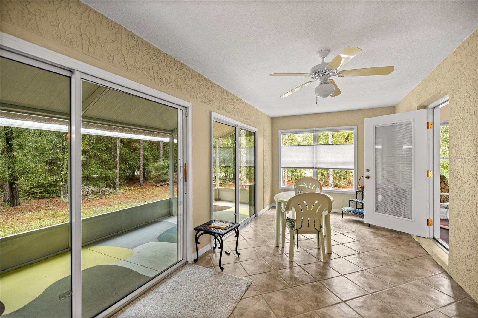 Image 31 of 52 For 21956 85th Loop