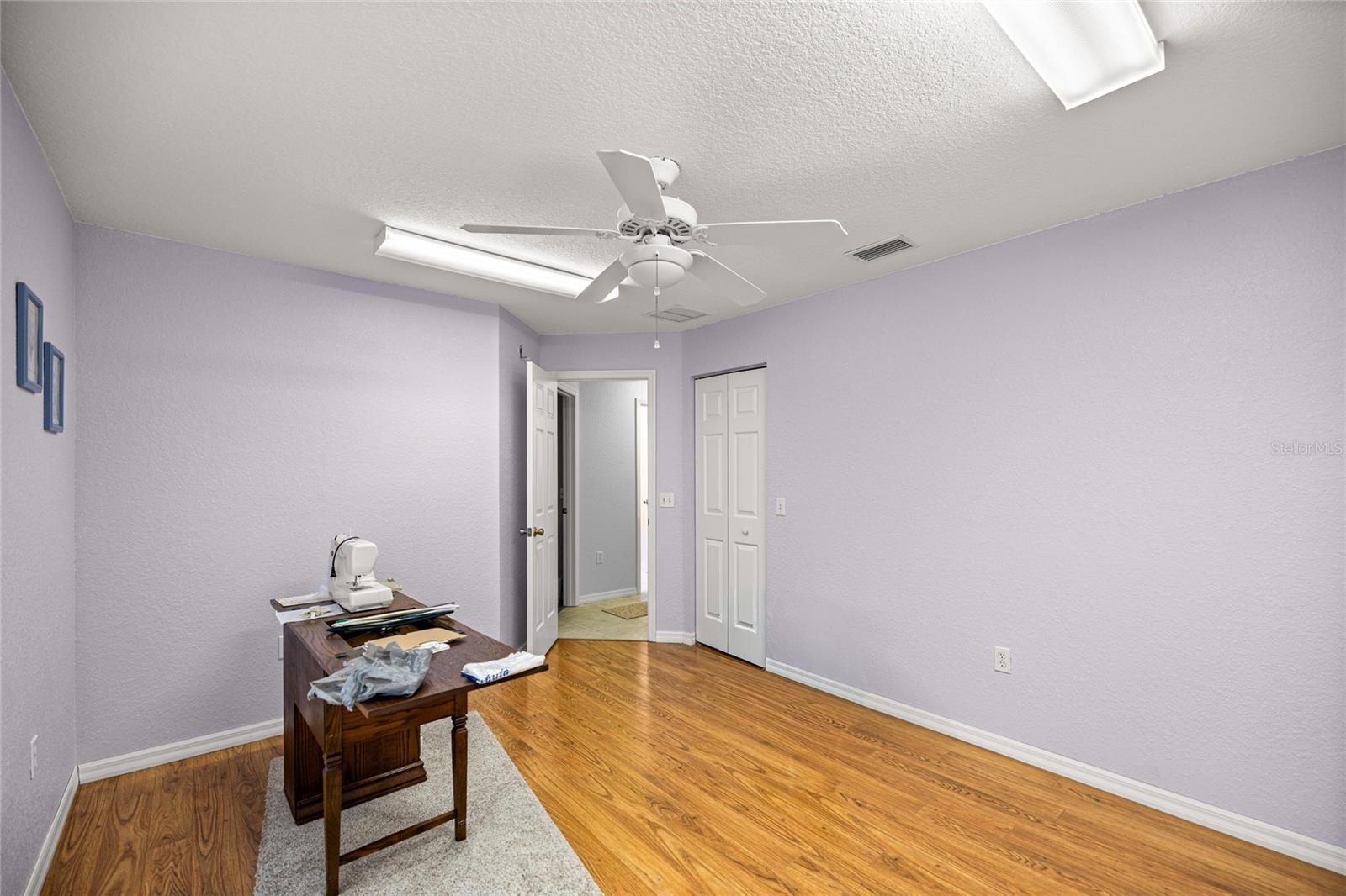 Image 38 of 52 For 21956 85th Loop