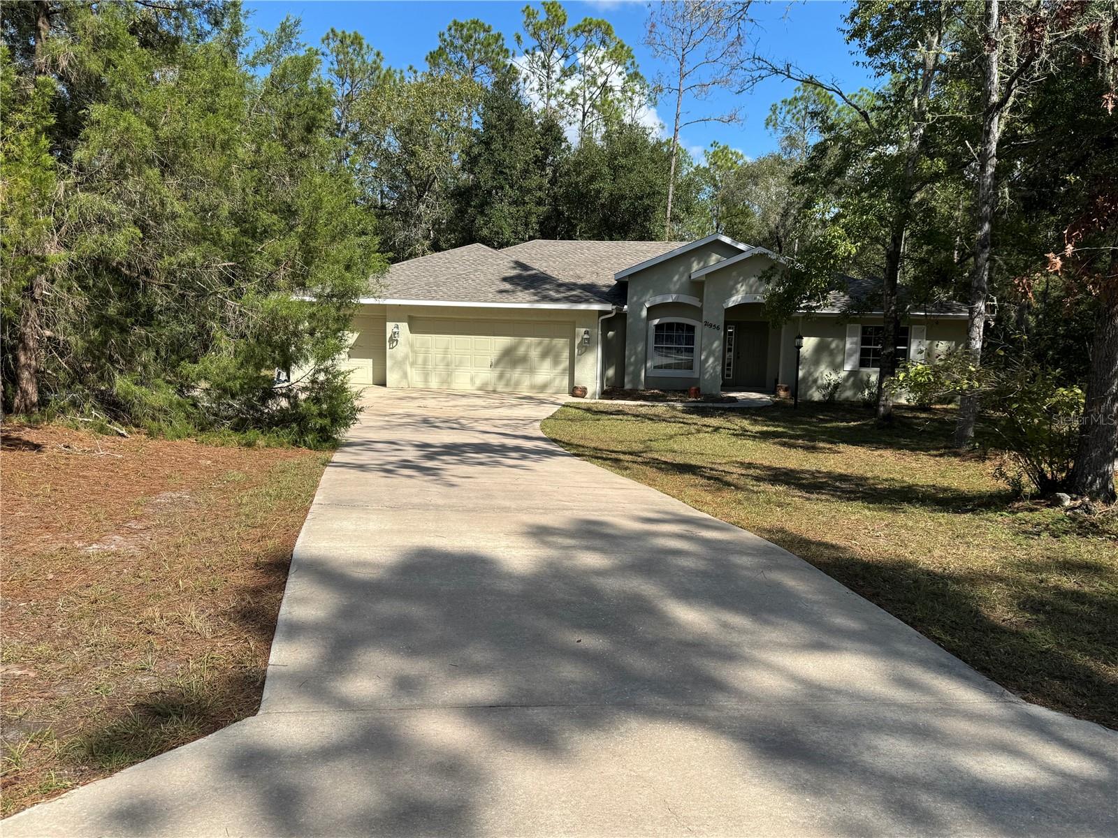 Image 5 of 52 For 21956 85th Loop