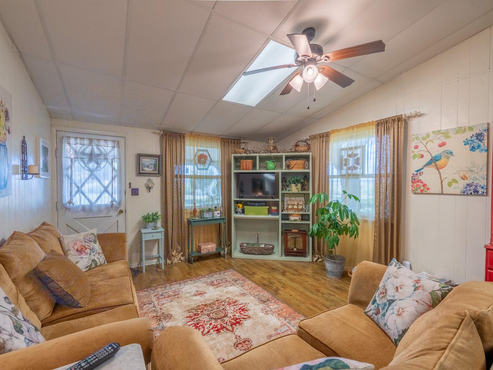 Image 9 of 52 For 23560 154th Place Road