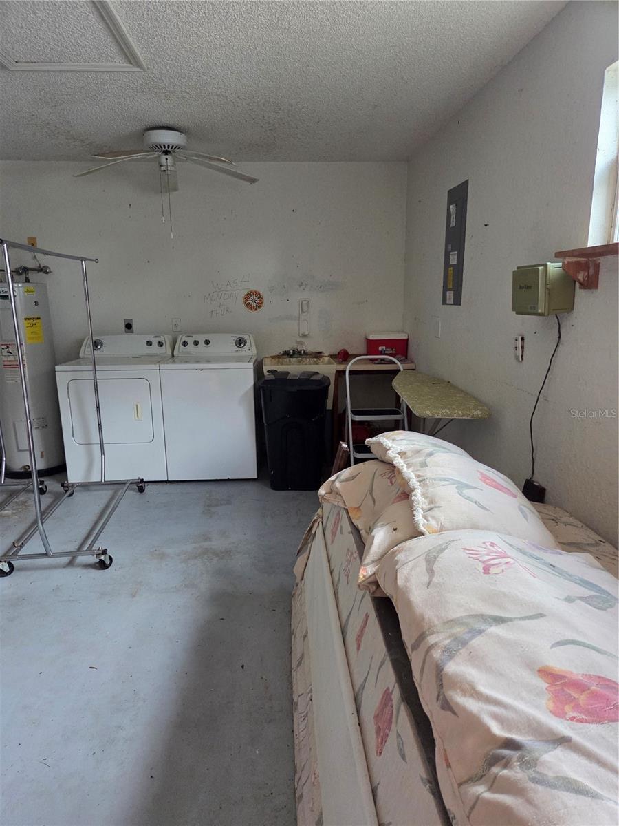 Image 4 of 5 For 11576 89th Avenue