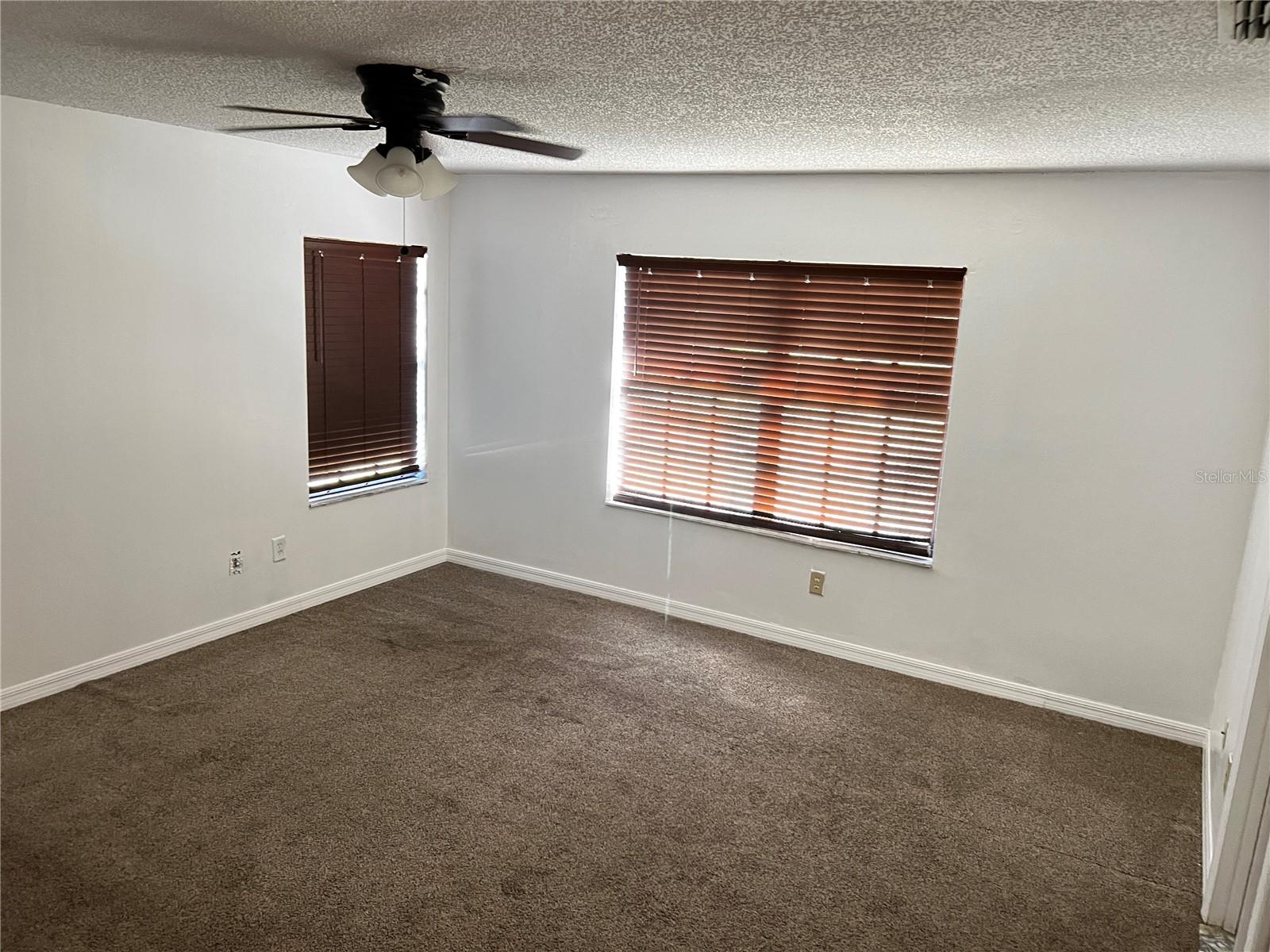 Image 7 of 9 For 304 Oak Lane Track