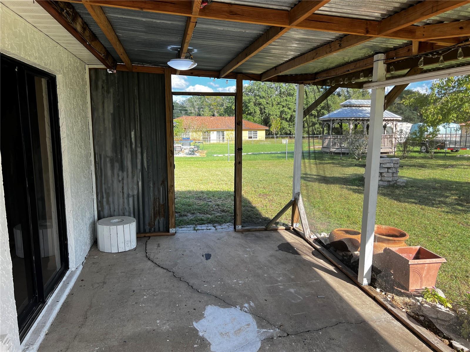 Image 8 of 9 For 304 Oak Lane Track