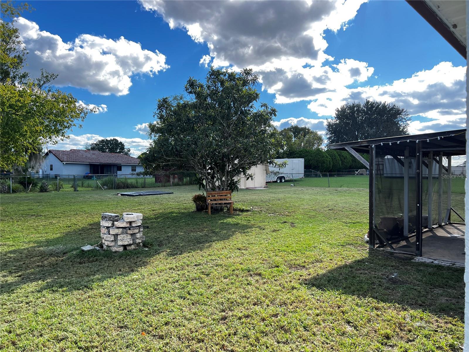 Image 9 of 9 For 304 Oak Lane Track