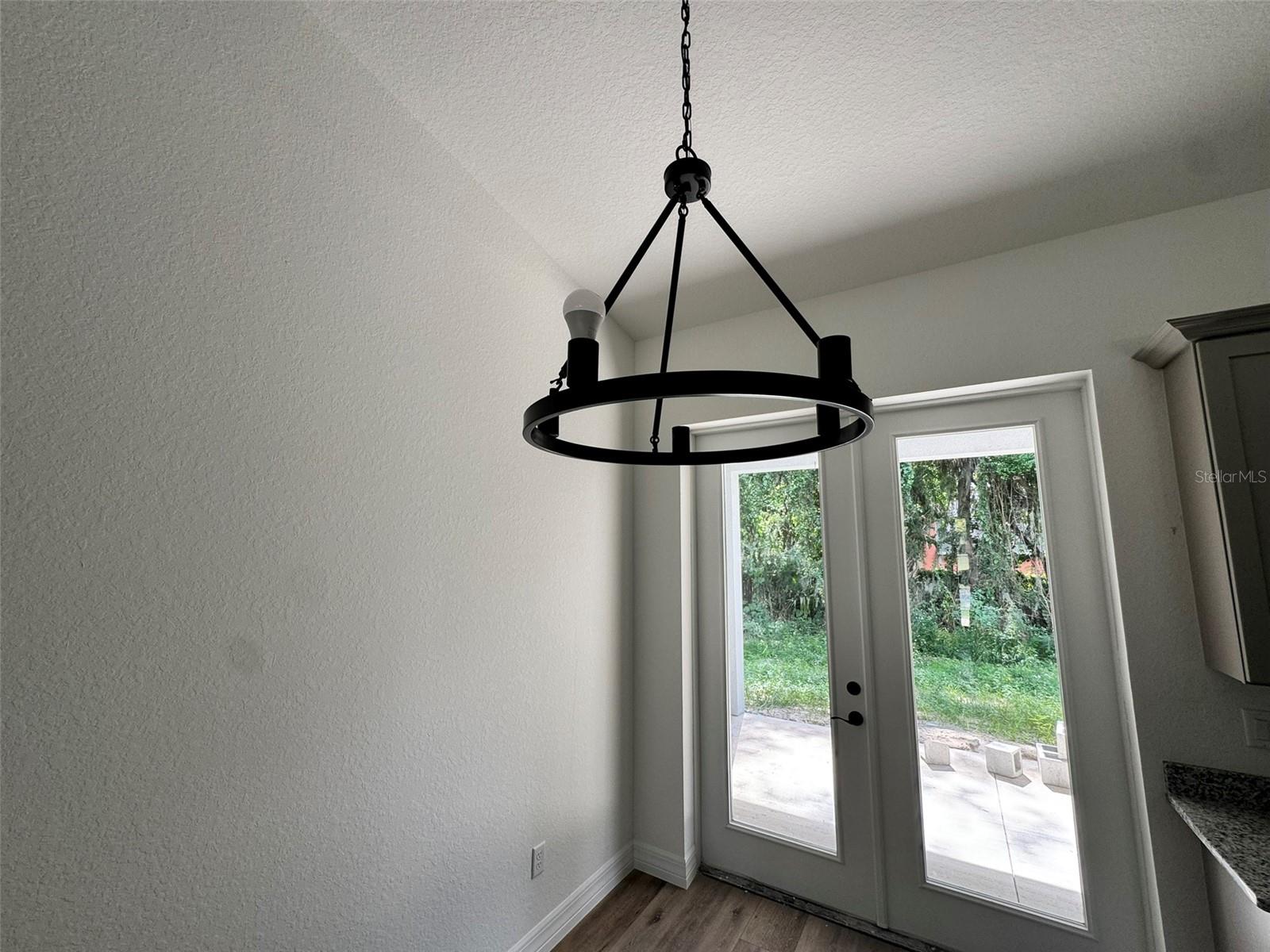 Image 11 of 37 For 902 2nd Street