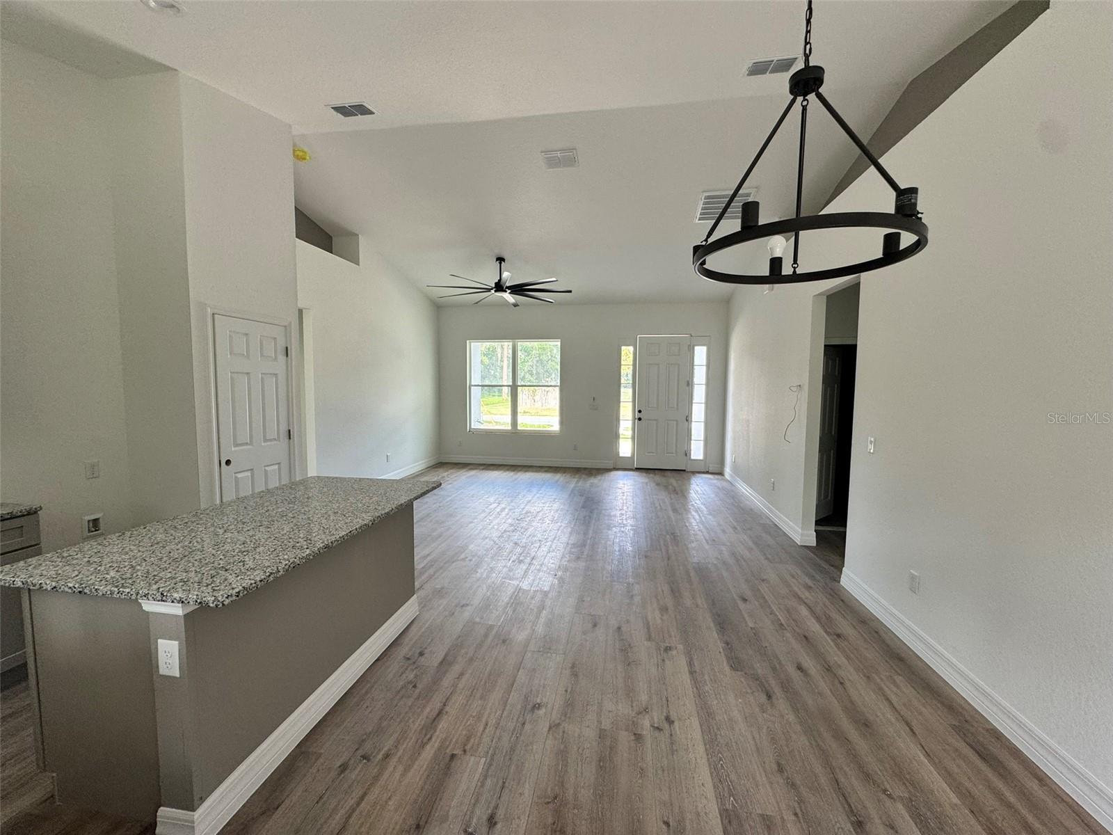 Image 12 of 37 For 902 2nd Street