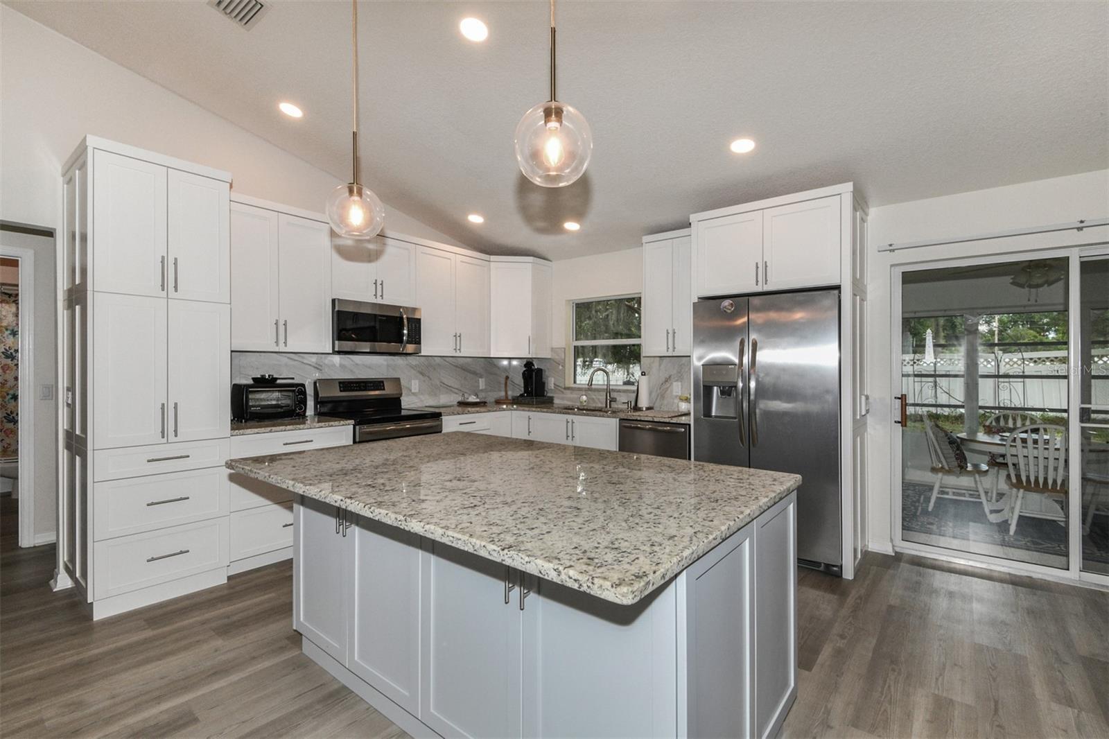 Listing photo id 10 for 3605 Lake Todd Drive