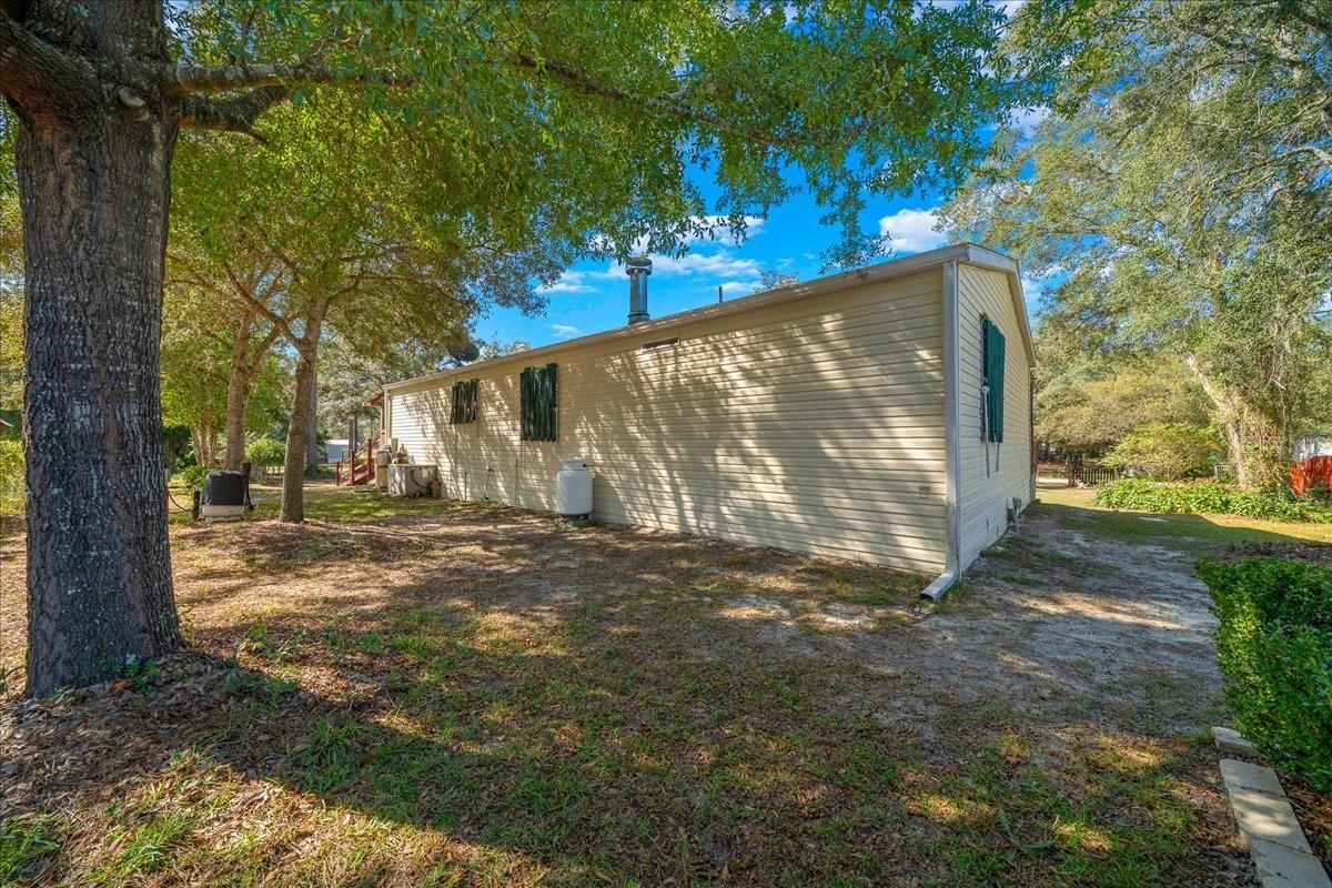 Image 13 of 52 For 16651 42nd Loop